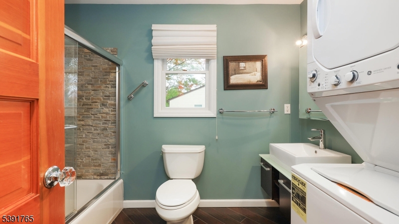 Fanwood Boro, New Jersey, 07023, United States, 3 Bedrooms Bedrooms, ,3 BathroomsBathrooms,Residential,For Sale,1987912