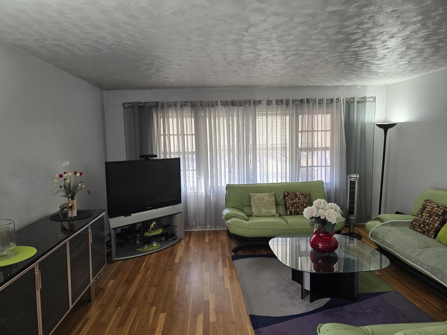 Skokie, Illinois, 60076, United States, 7 Bedrooms Bedrooms, ,Residential,For Sale,2010383