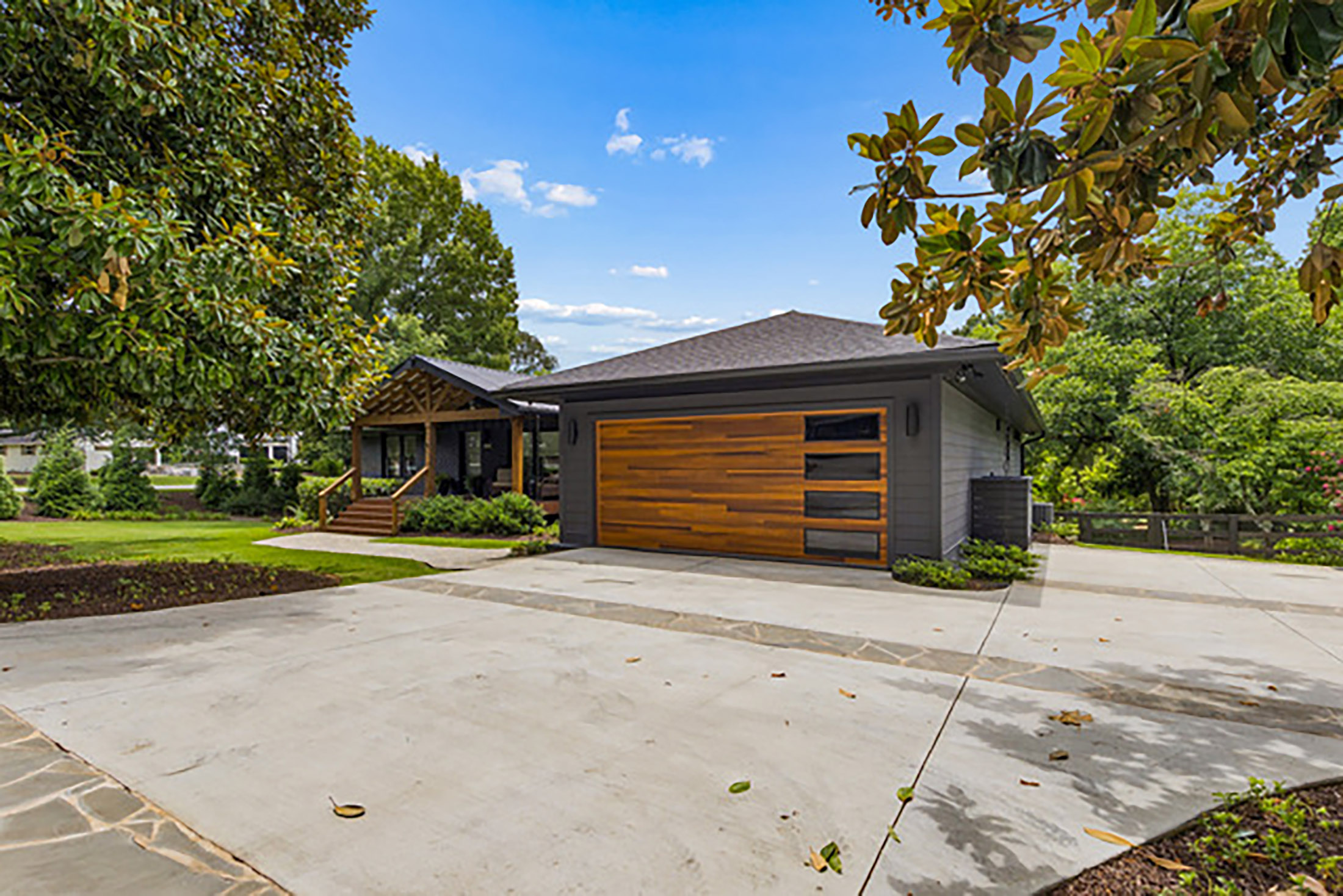  Extensively Renovated Home in the Heart of Downtown Alpharetta - 物件實景