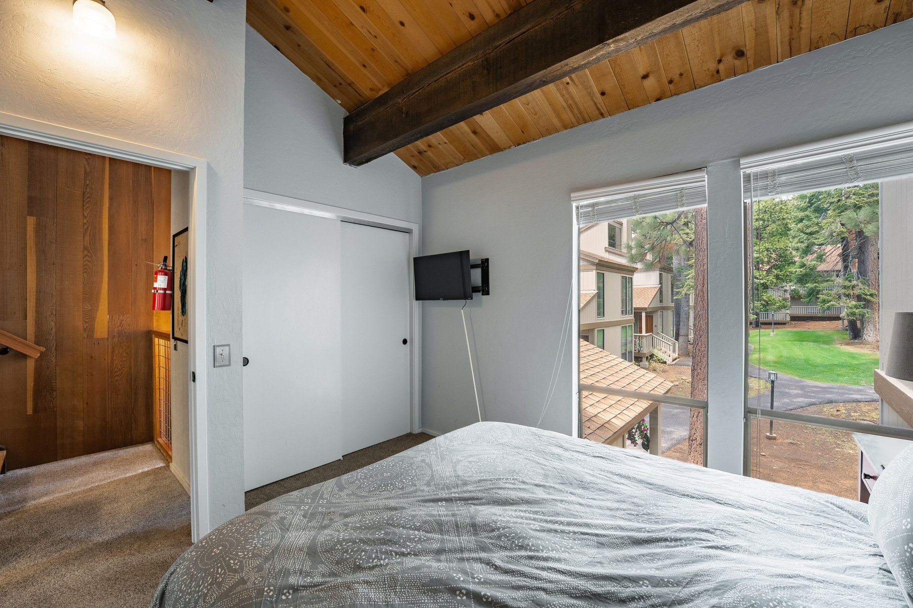  Sunny 3 Bedroom Unit plus Loft with Amenities - 物件實景