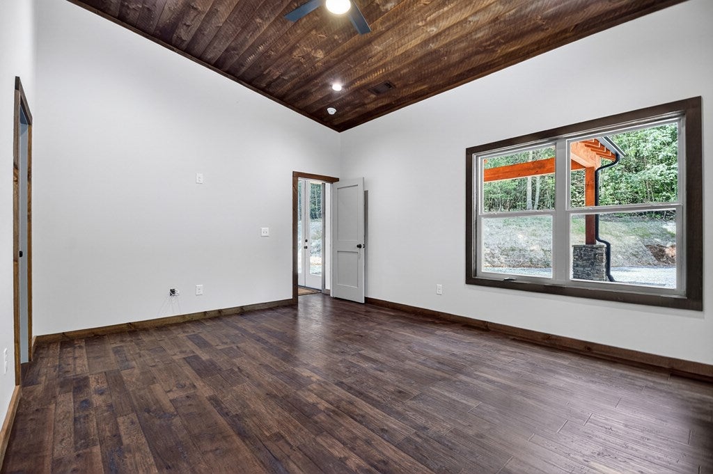 Mineral Bluff, Georgia, 30559, United States, 3 Bedrooms Bedrooms, ,3 BathroomsBathrooms,Residential,For Sale,1871294