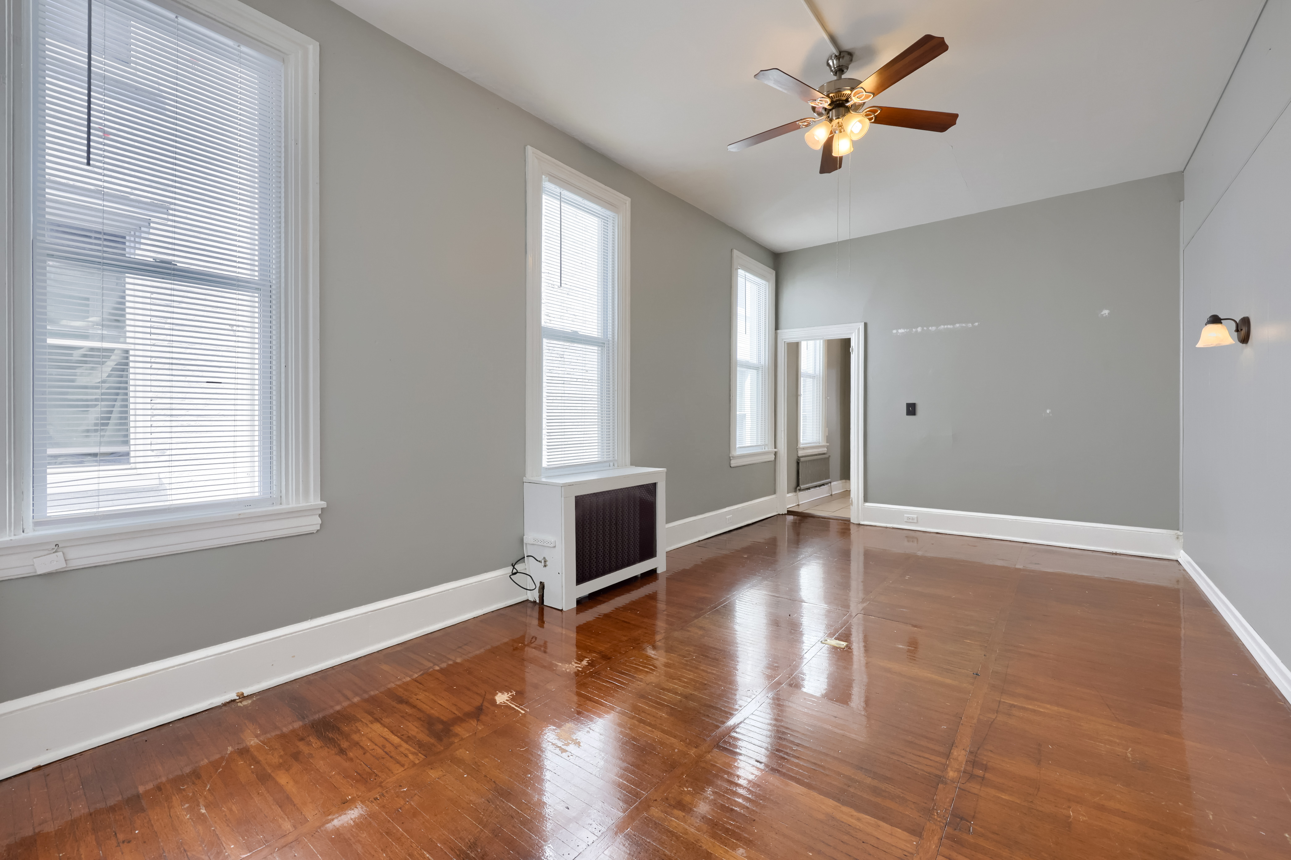  205 E King St - 物件實景