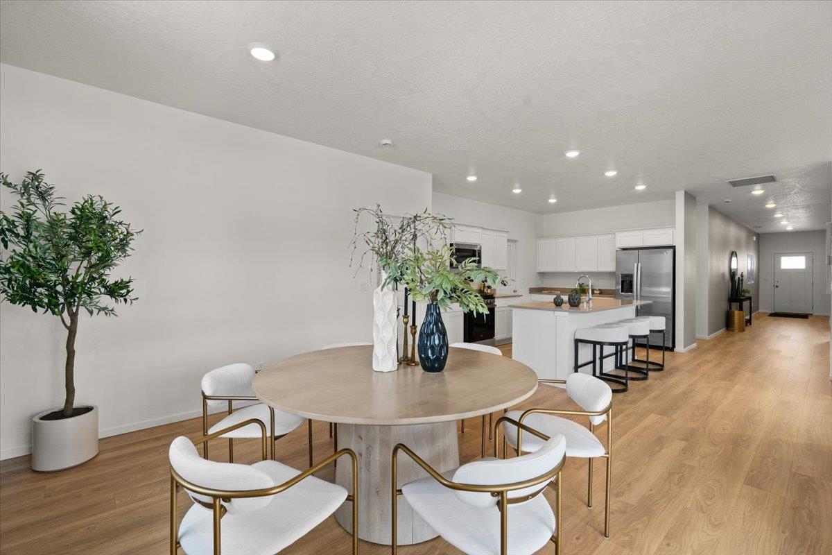 Deer Park, Washington, 99006, United States, 3 Bedrooms Bedrooms, ,2 BathroomsBathrooms,Residential,For Sale,1873845