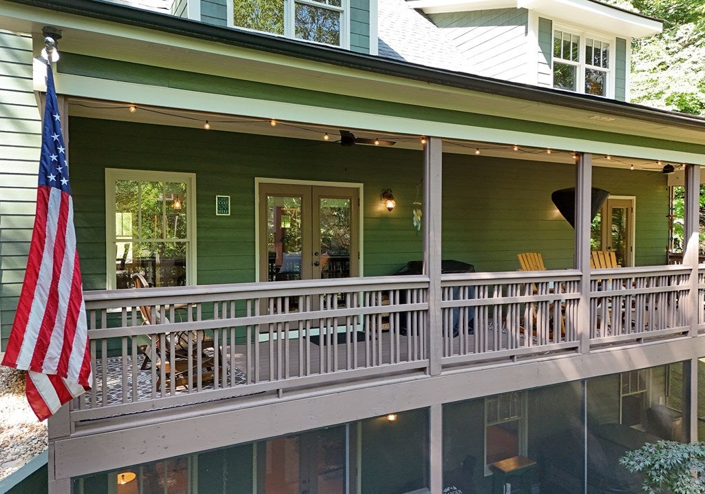 Hiawassee, Georgia, 30546, United States, 3 Bedrooms Bedrooms, ,4 BathroomsBathrooms,Residential,For Sale,1877027