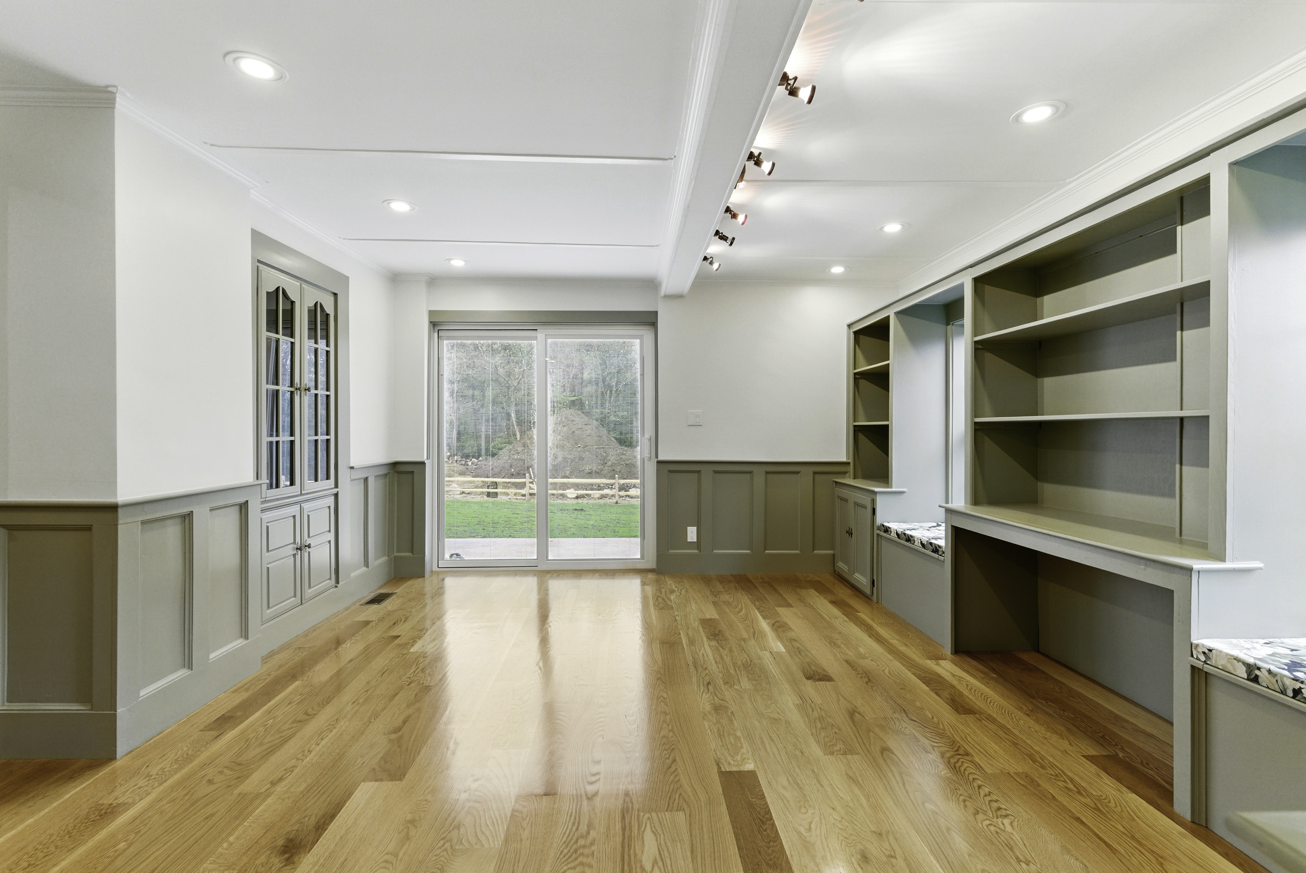 Hopedale, Massachusetts, 01747, United States, 3 Bedrooms Bedrooms, ,2 BathroomsBathrooms,Residential,For Sale,1979409