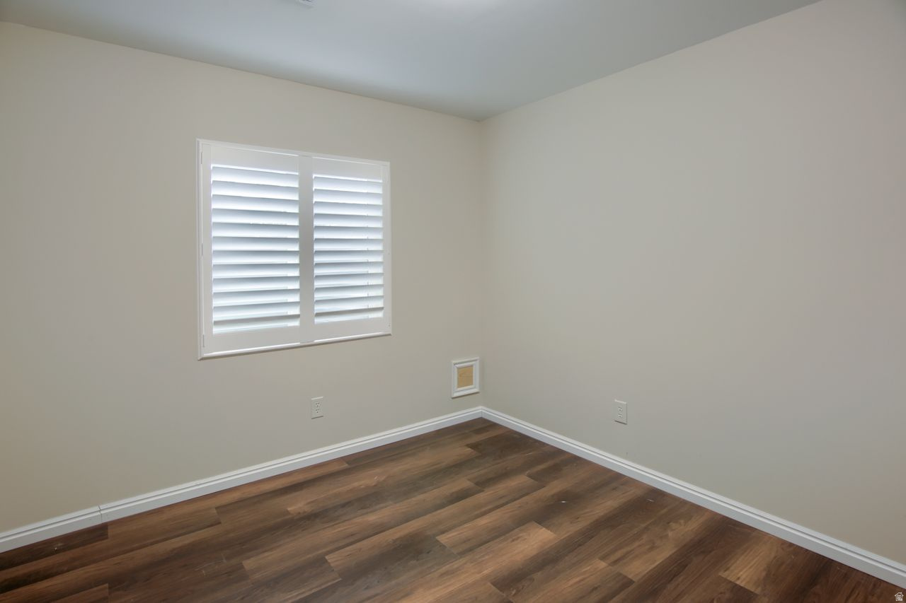 Clinton, Utah, 84015, United States, 6 Bedrooms Bedrooms, ,3 BathroomsBathrooms,Residential,For Sale,1995951