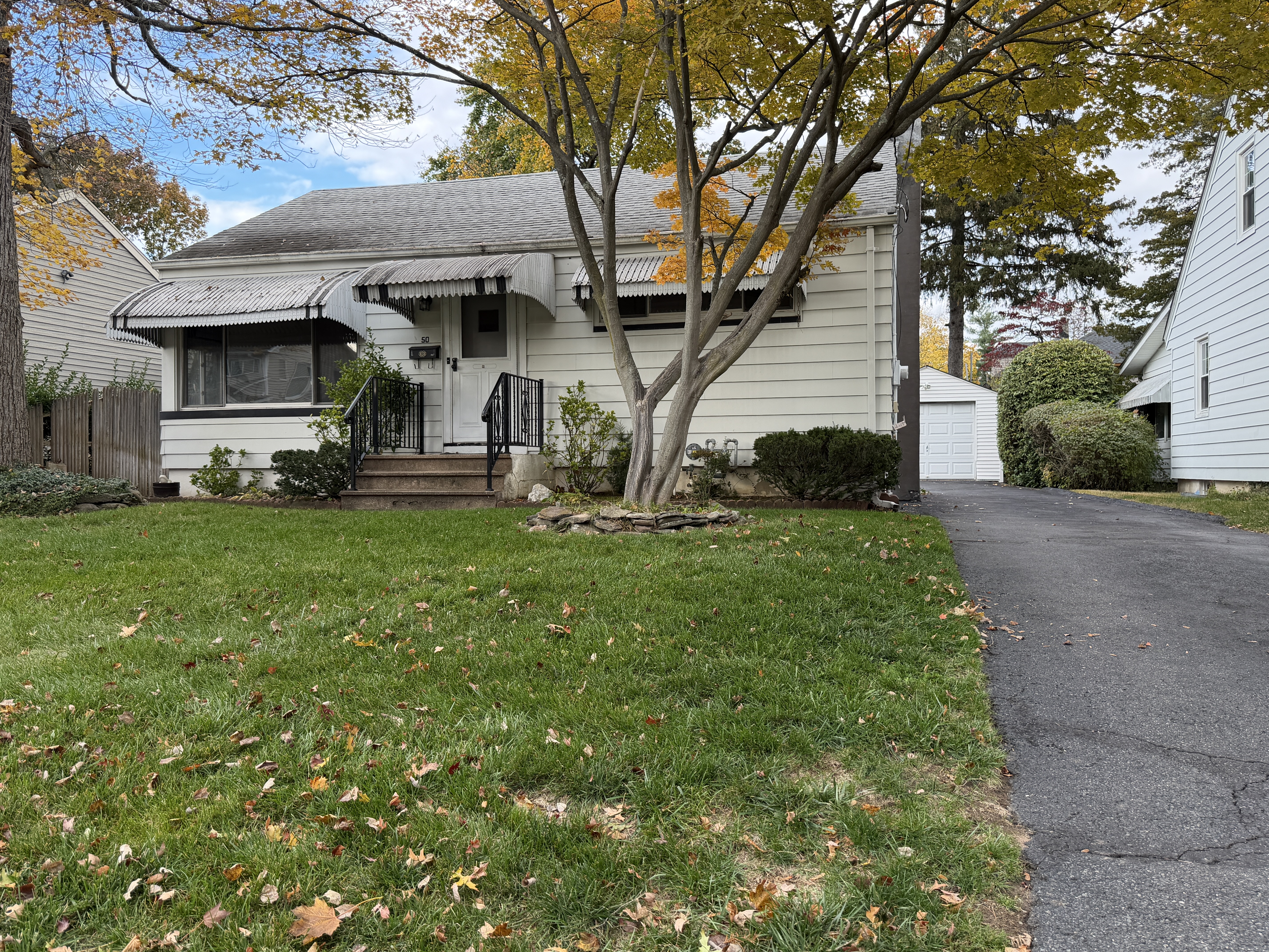 Westwood, New Jersey, 07675, United States, 2 Bedrooms Bedrooms, ,1 BathroomBathrooms,Residential,For Sale,1988560