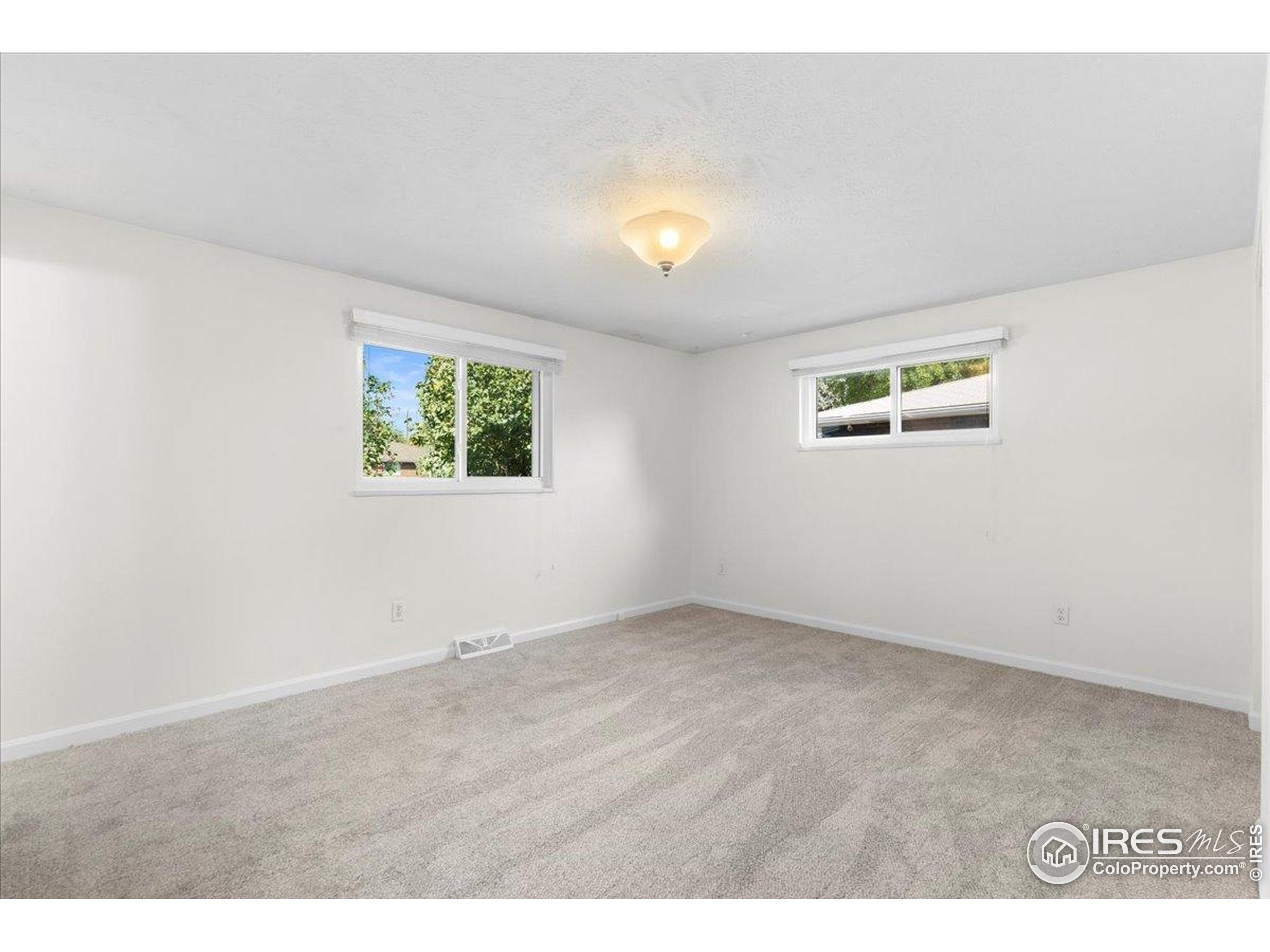 Loveland, Colorado, 80538, United States, 5 Bedrooms Bedrooms, ,1 BathroomBathrooms,Residential,For Sale,1988384