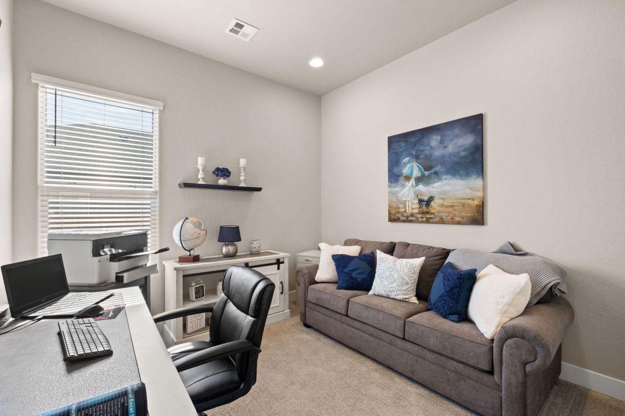 Rio Rancho, New Mexico, 87144, United States, 4 Bedrooms Bedrooms, ,3 BathroomsBathrooms,Residential,For Sale,1868478