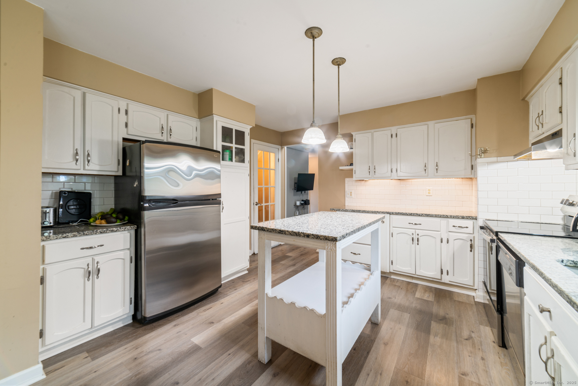 Woodbury, Connecticut, 06798, United States, 4 Bedrooms Bedrooms, ,3 BathroomsBathrooms,Residential,For Sale,1998310