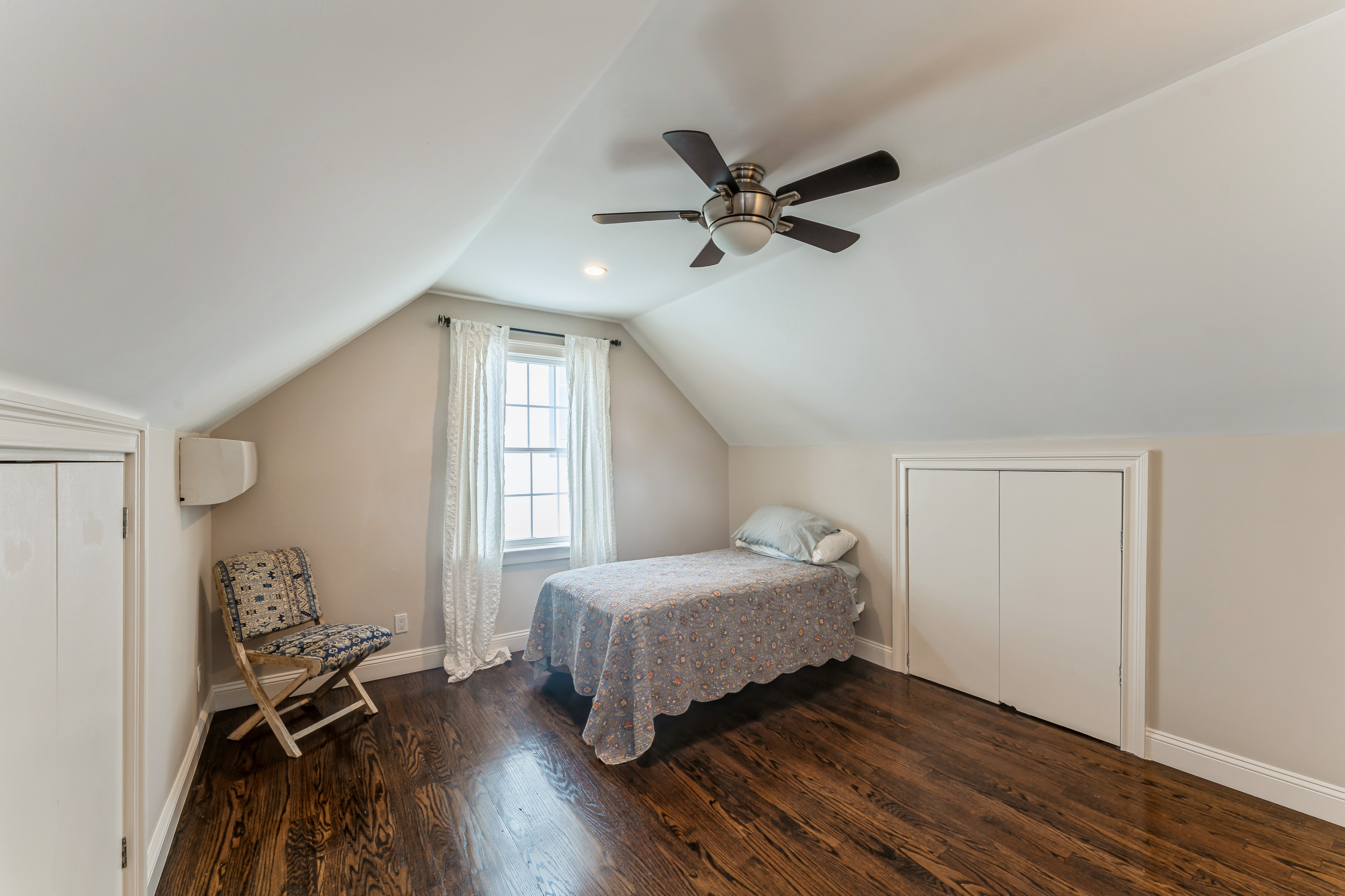 Floral Park, New York, 11001, United States, 4 Bedrooms Bedrooms, ,3 BathroomsBathrooms,Residential,For Sale,1905597