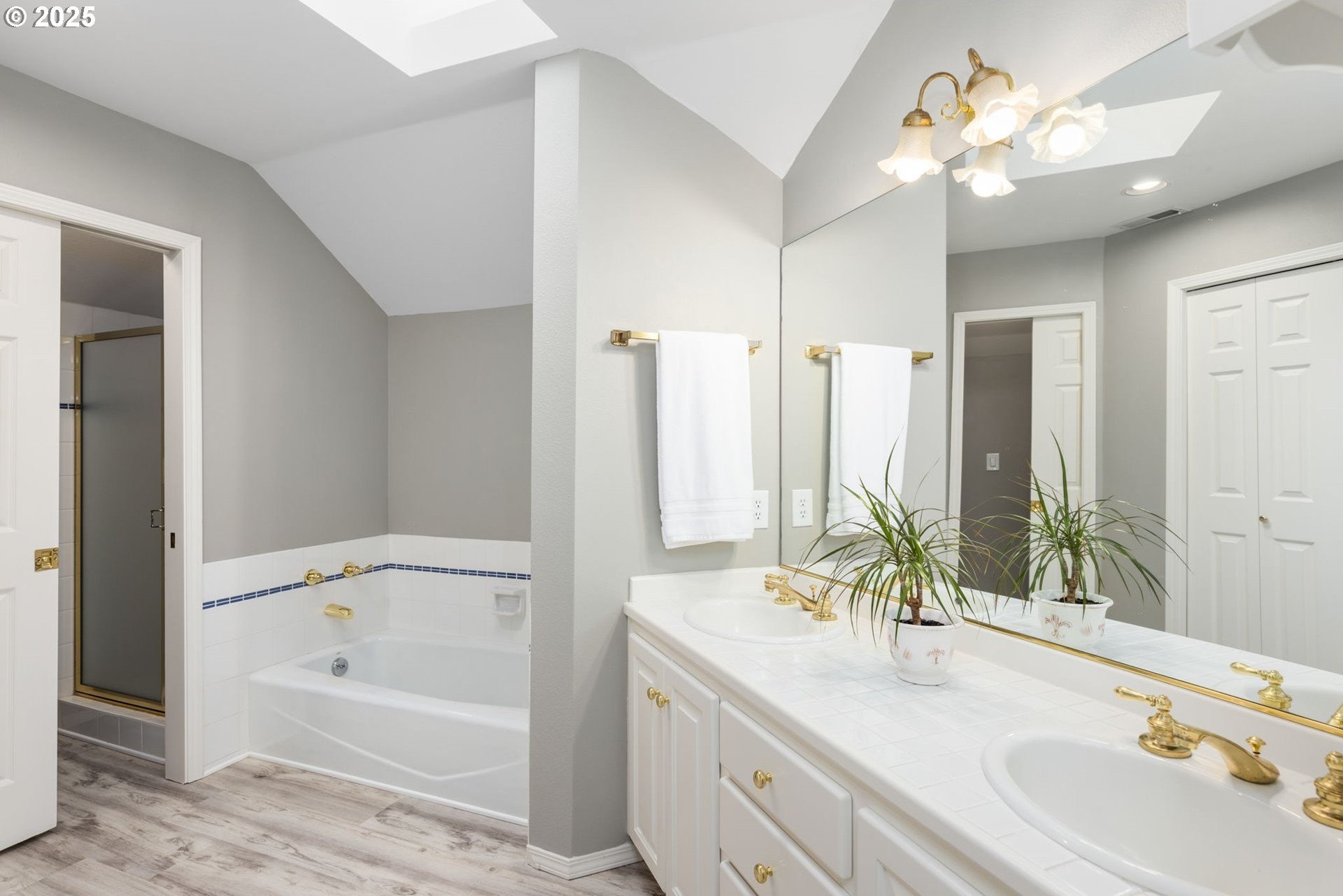 Happy Valley, Oregon, 97086, United States, 3 Bedrooms Bedrooms, ,4 BathroomsBathrooms,Residential,For Sale,1990937