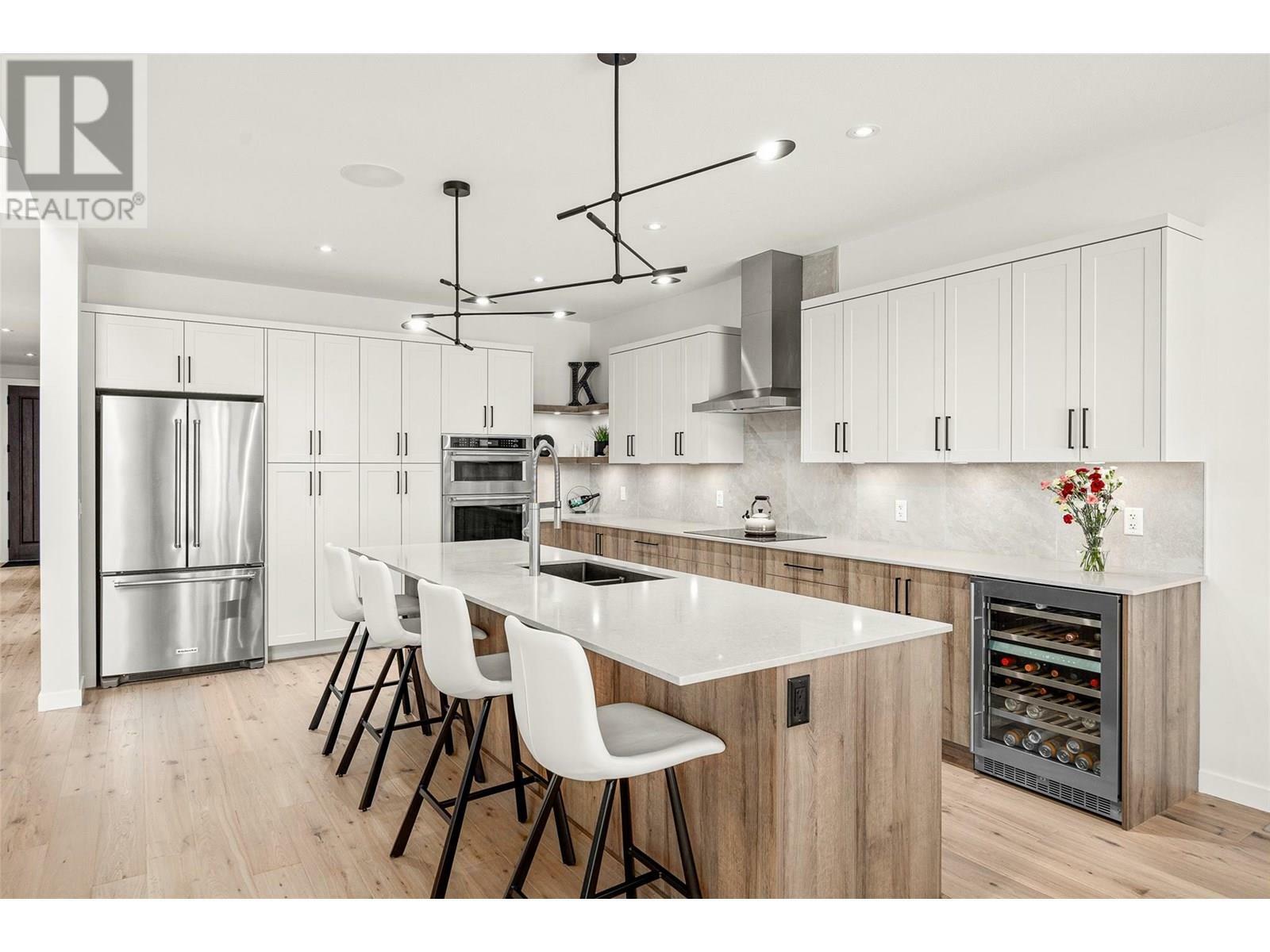 KELOWNA, British Columbia, V1V 0C9, CA, 5 Bedrooms Bedrooms, ,4 BathroomsBathrooms,Residential,For Sale,1875451