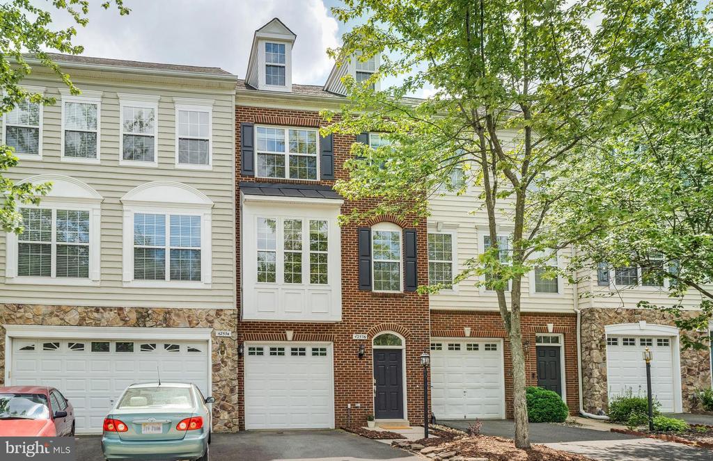 Brambleton, Virginia, 20148, United States, 3 Bedrooms Bedrooms, ,4 BathroomsBathrooms,Residential,For Sale,1916564