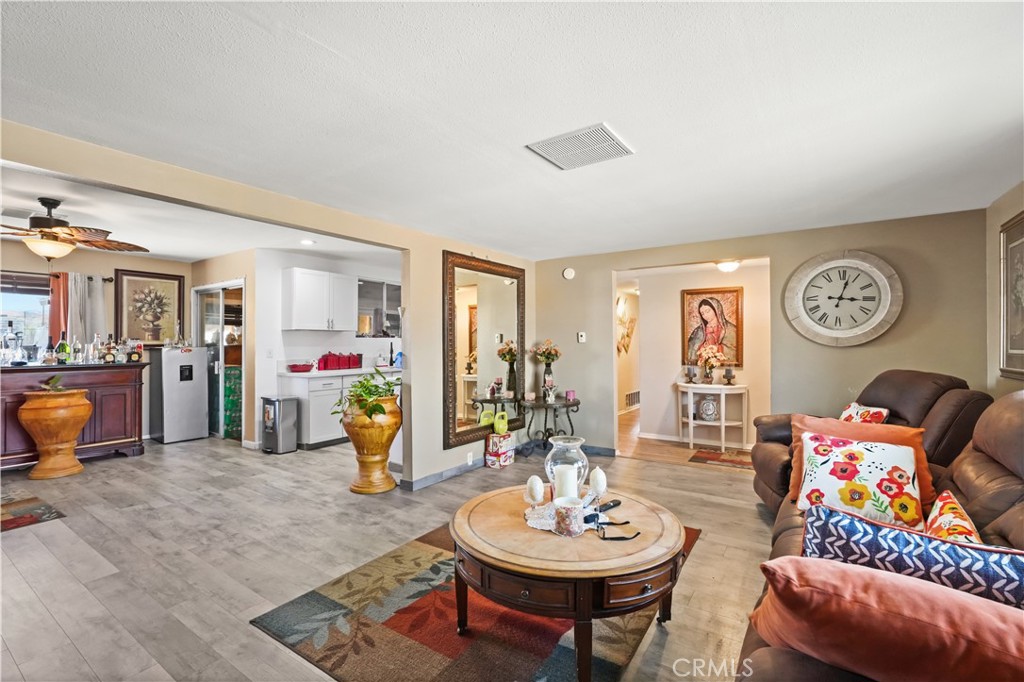 Palmdale, California, 93552, United States, 4 Bedrooms Bedrooms, ,3 BathroomsBathrooms,Residential,For Sale,1980960