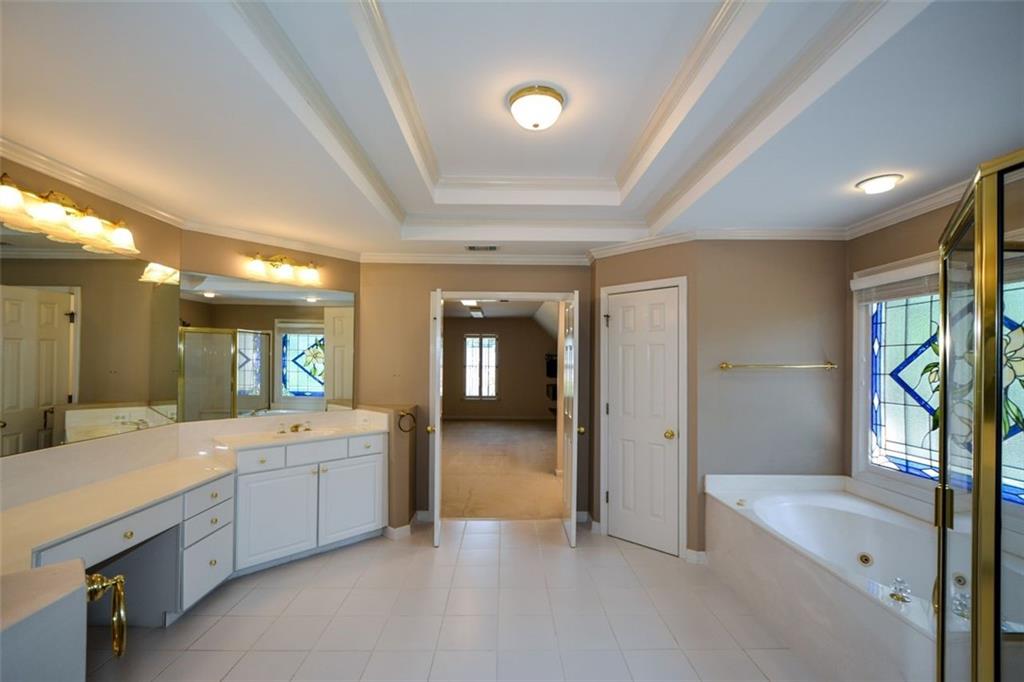 Alpharetta, Georgia, 30022, United States, 5 Bedrooms Bedrooms, ,5 BathroomsBathrooms,Residential,For Sale,2002154