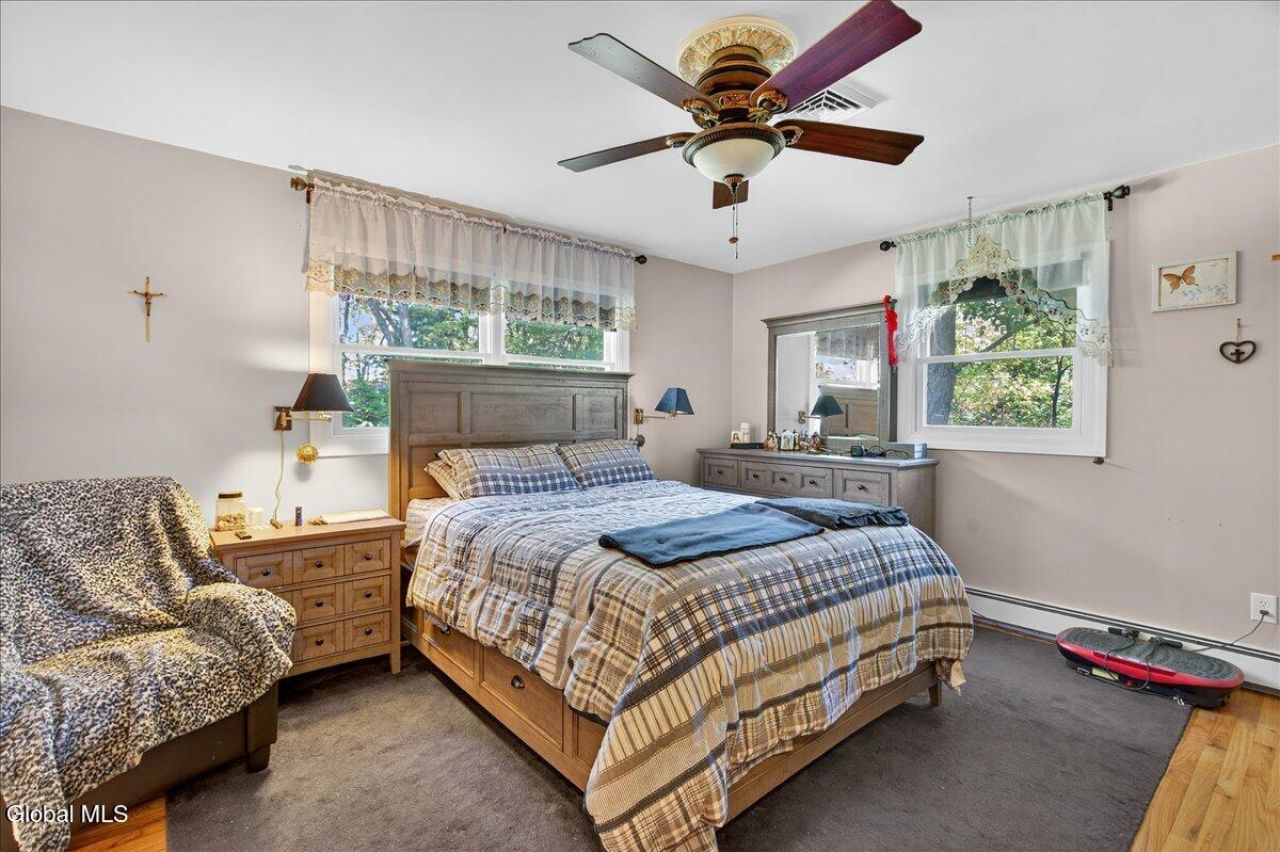 Clifton Park, New York, 12065, United States, 4 Bedrooms Bedrooms, ,3 BathroomsBathrooms,Residential,For Sale,1968691