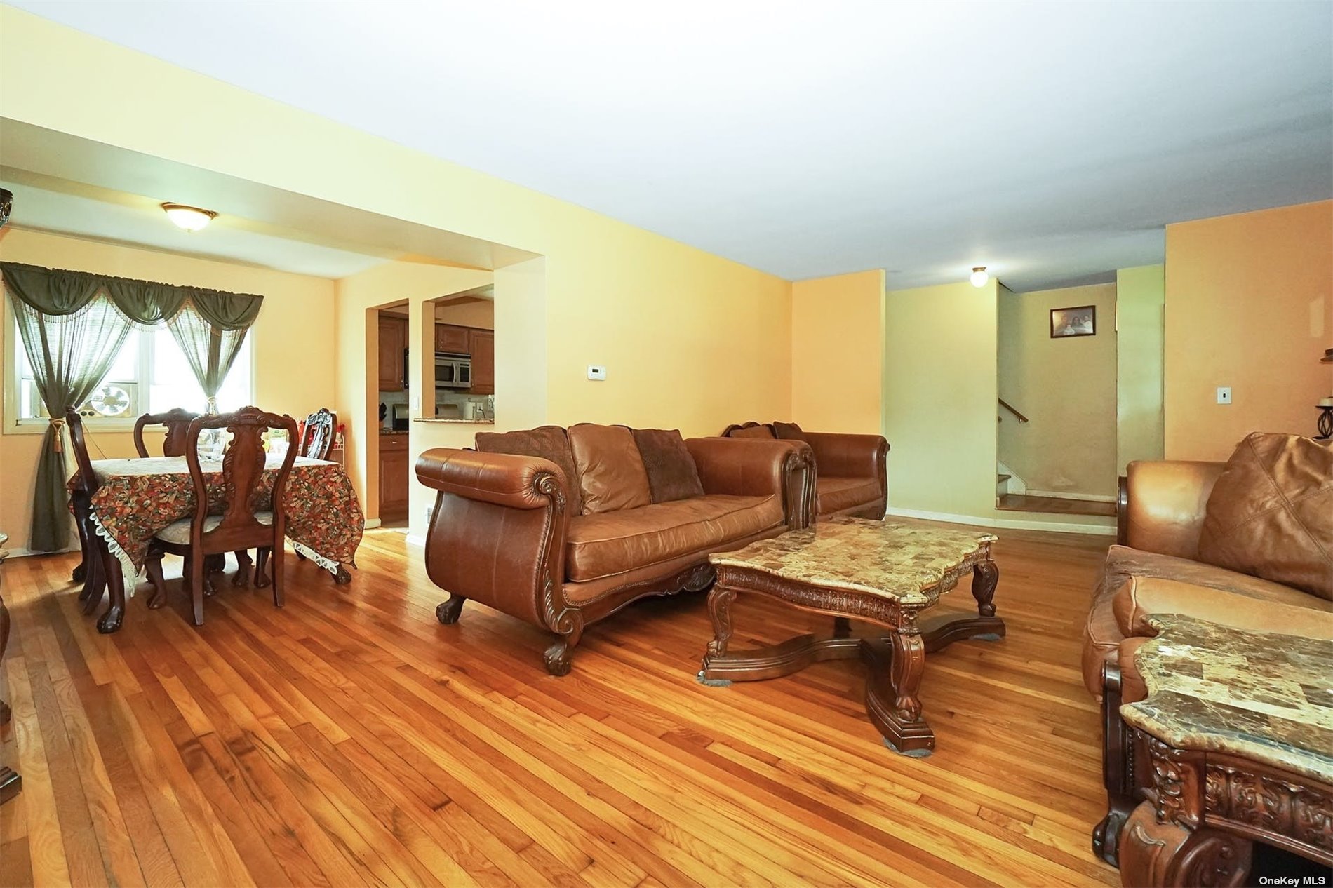 18 Cayuga Place, Commack, New York, 11725, United States, 3 Bedrooms Bedrooms, ,2 BathroomsBathrooms,Residential,For Sale,18 Cayuga Place,1435413