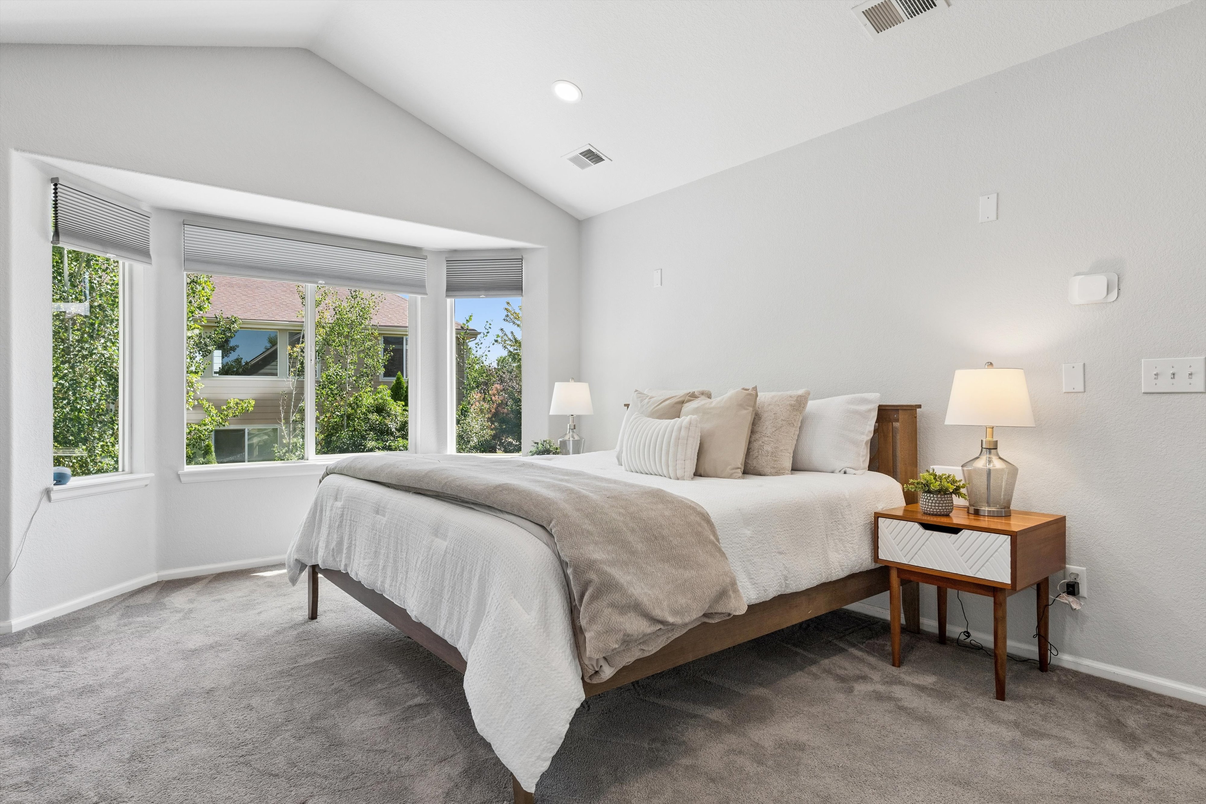  Thoughtfully Designed Four-Bedroom, Three Bath Residence - 物件實景