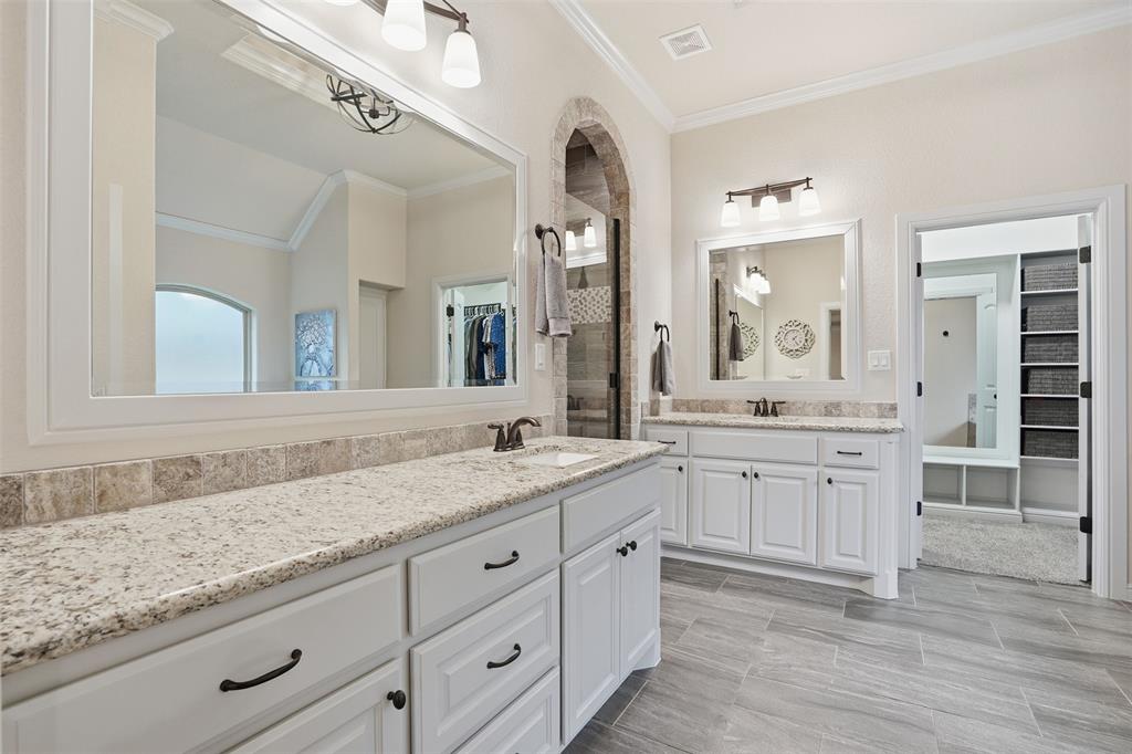 Granbury, Texas, 76048, United States, 4 Bedrooms Bedrooms, ,3 BathroomsBathrooms,Residential,For Sale,2001817