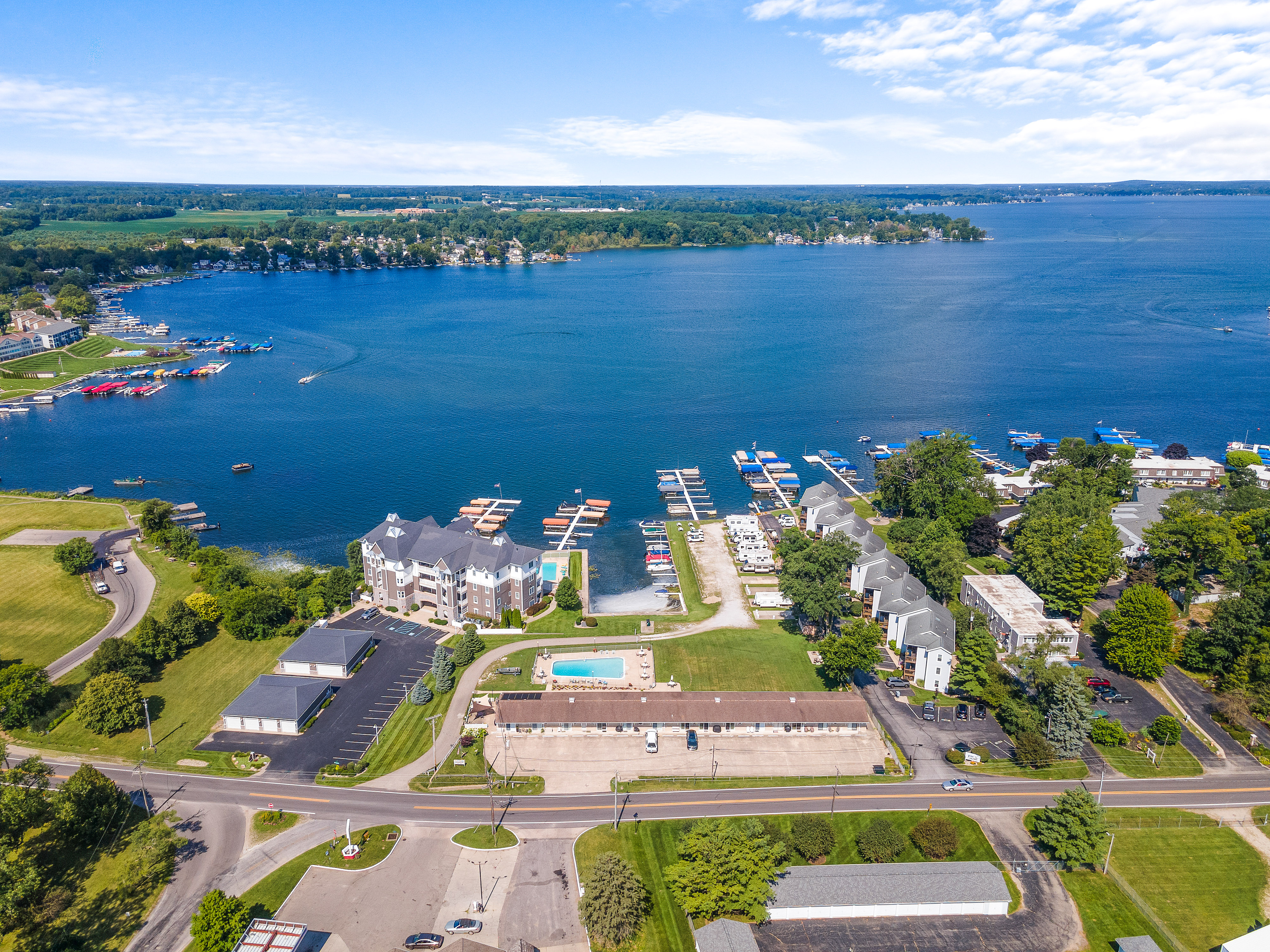  Affordable Lakefront Living on Lake Wawasee - 物件實景