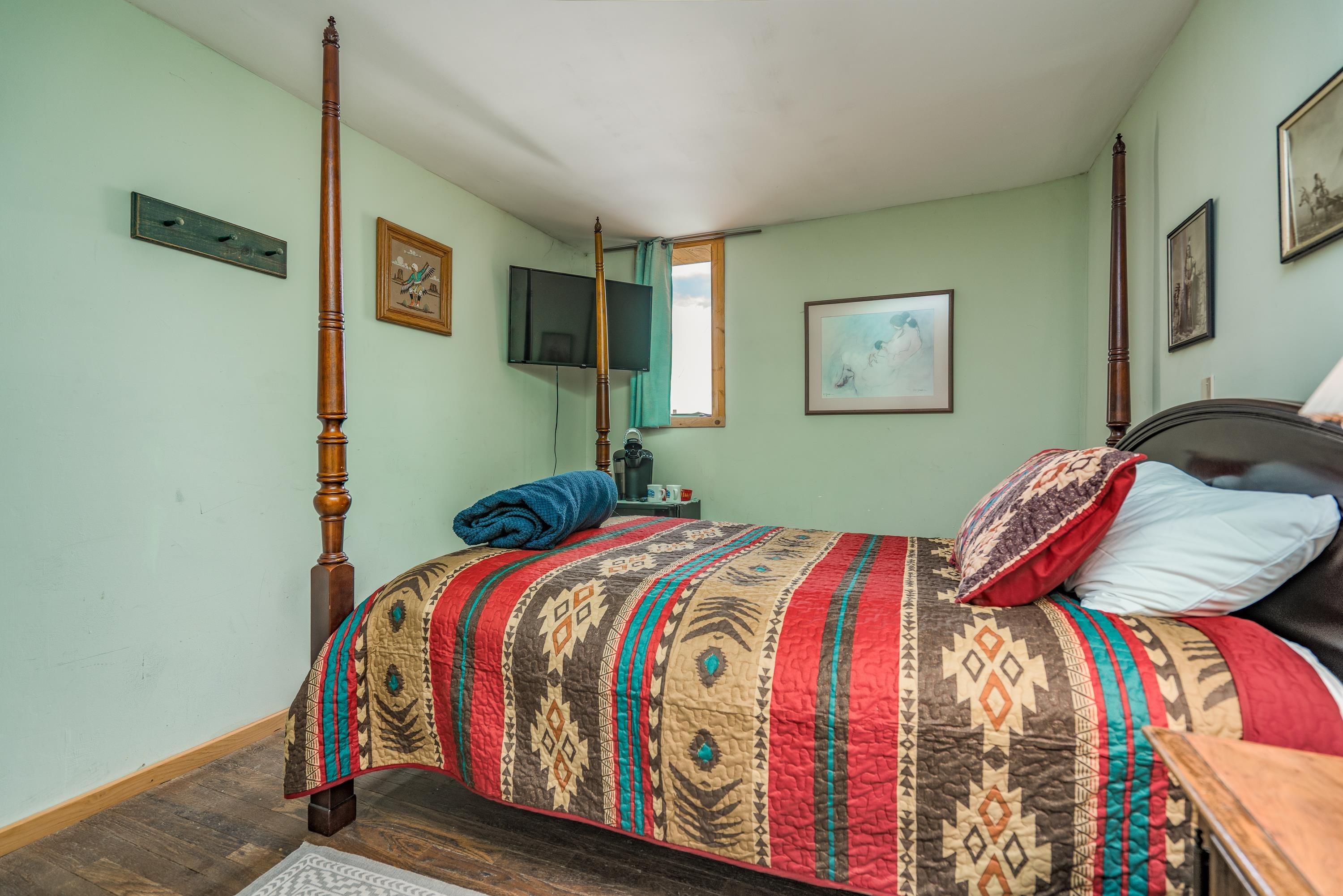Tres Piedras, New Mexico, 87577, United States, 4 Bedrooms Bedrooms, ,7 BathroomsBathrooms,Residential,For Sale,1849608