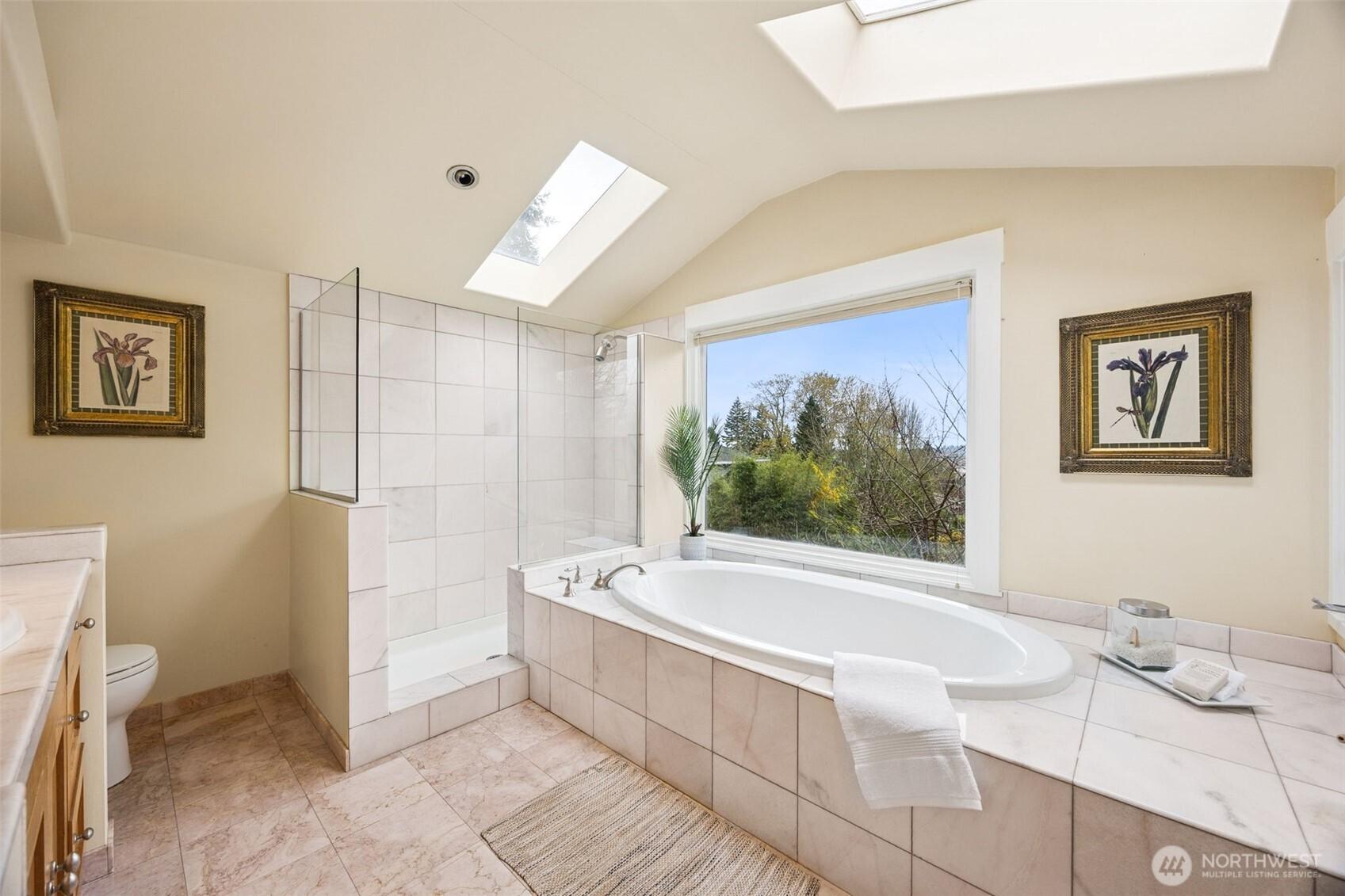 KIRKLAND, Washington, 98033, United States, 4 Bedrooms Bedrooms, ,3 BathroomsBathrooms,Residential,For Sale,1995728