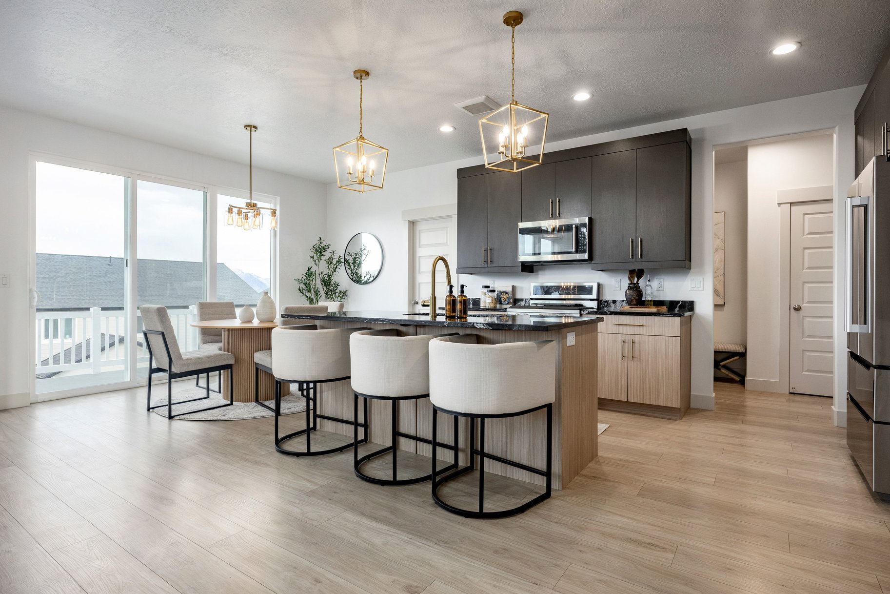  Pristine Home with Views, Rental Income, and Home Business Studio - 物件實景