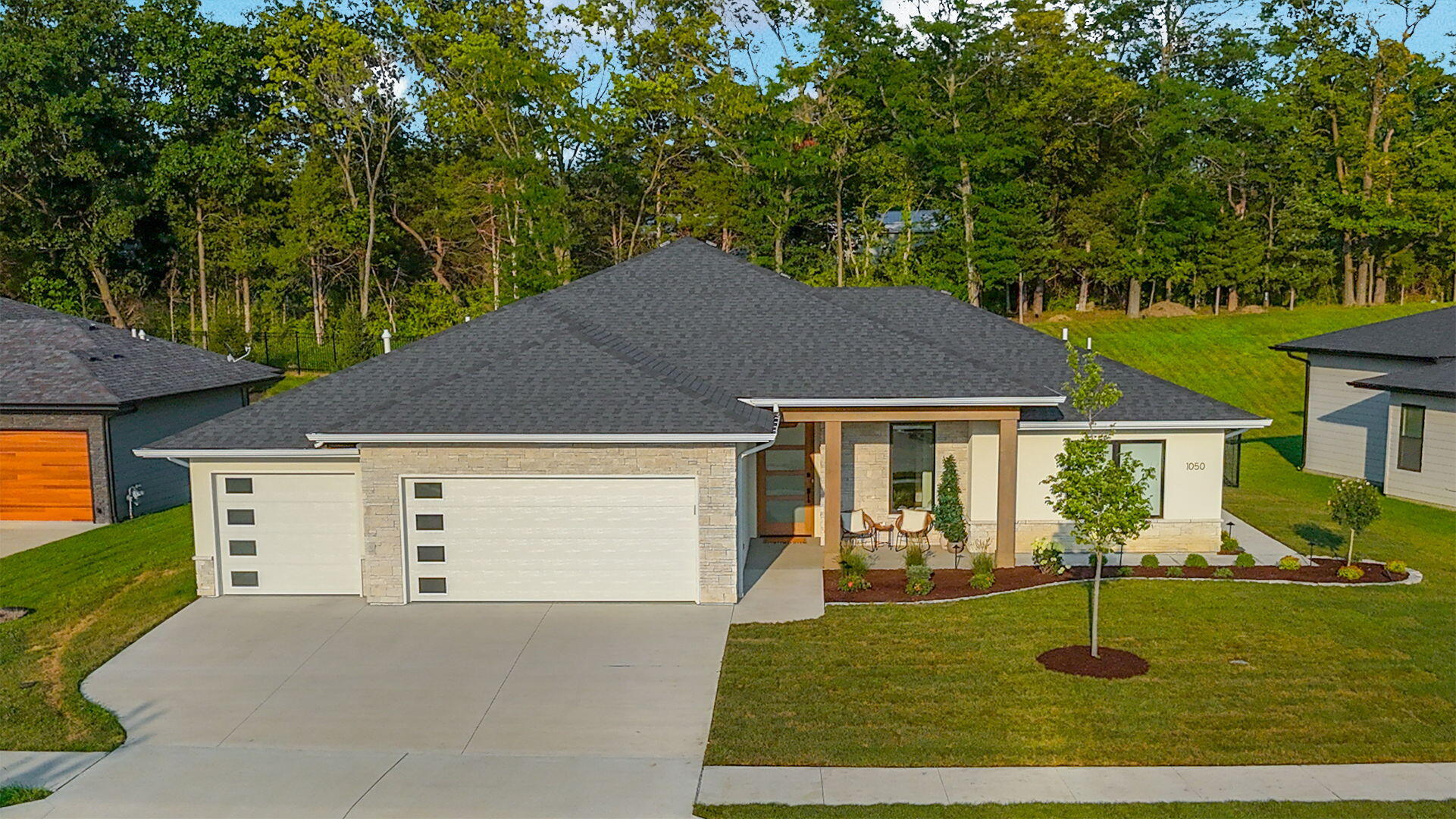 COLUMBIA, Missouri, 65201, United States, 3 Bedrooms Bedrooms, ,2 BathroomsBathrooms,Residential,For Sale,1984001