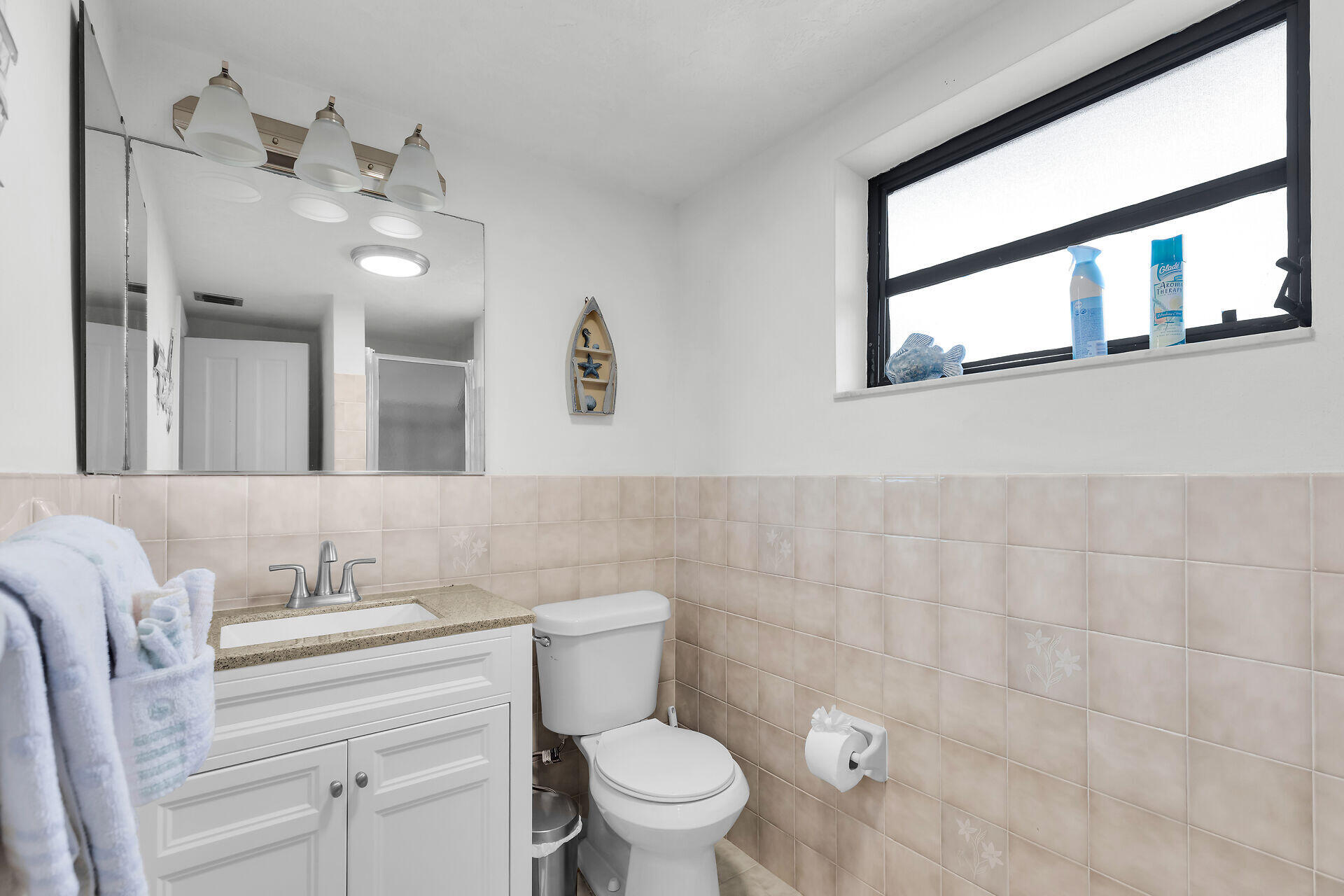 ISLAMORADA, Florida, 33036, United States, 2 Bedrooms Bedrooms, ,2 BathroomsBathrooms,Residential,For Sale,1988156