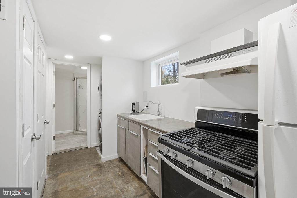 Silver Spring, Maryland, 20901, United States, 4 Bedrooms Bedrooms, ,3 BathroomsBathrooms,Residential,For Sale,2002464