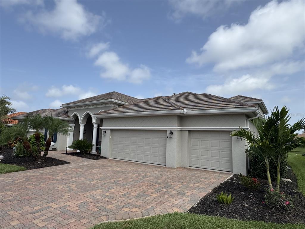 Bradenton, Florida, 34212, United States, 4 Bedrooms Bedrooms, ,3 BathroomsBathrooms,Residential,For Sale,1848553