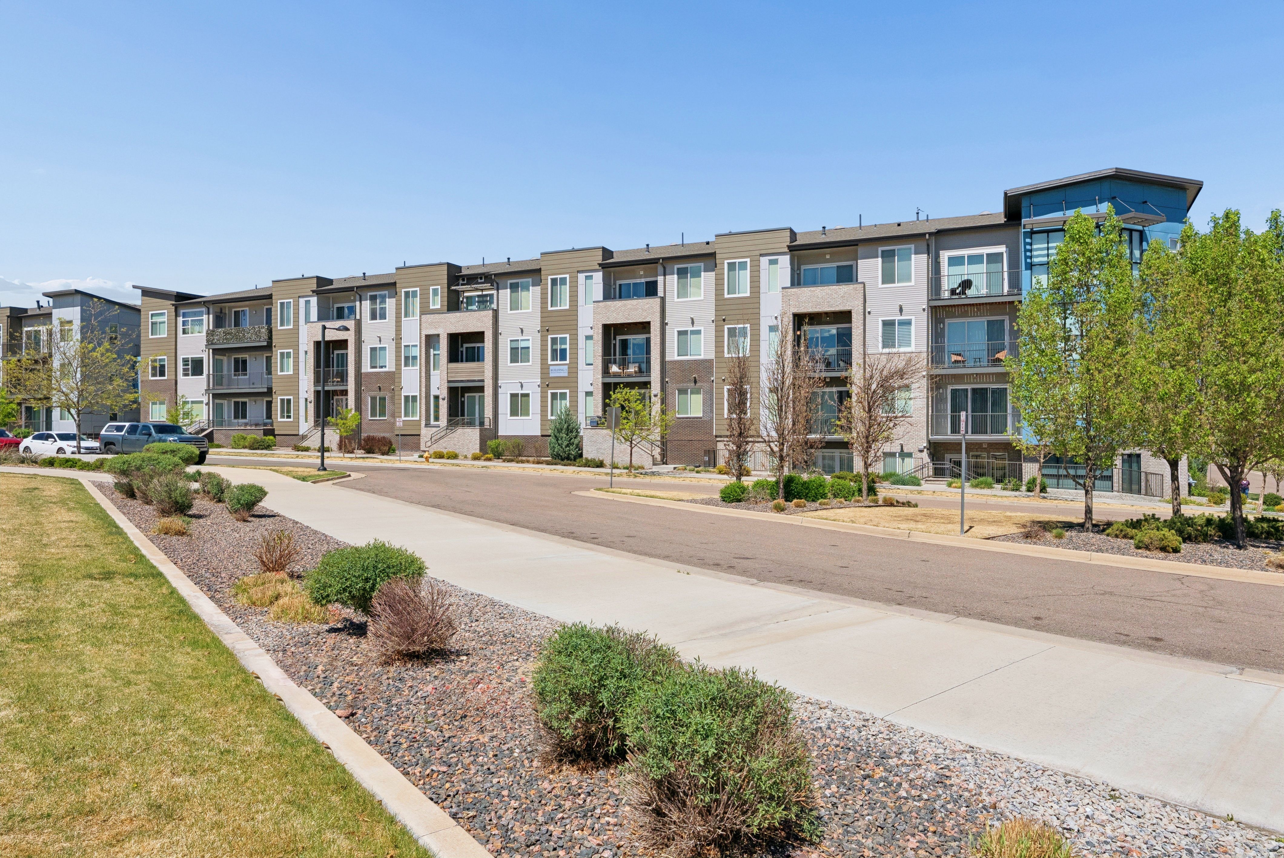  This Stunning Fremont Place Condo Offers the Best Value in the Community - 物件實景