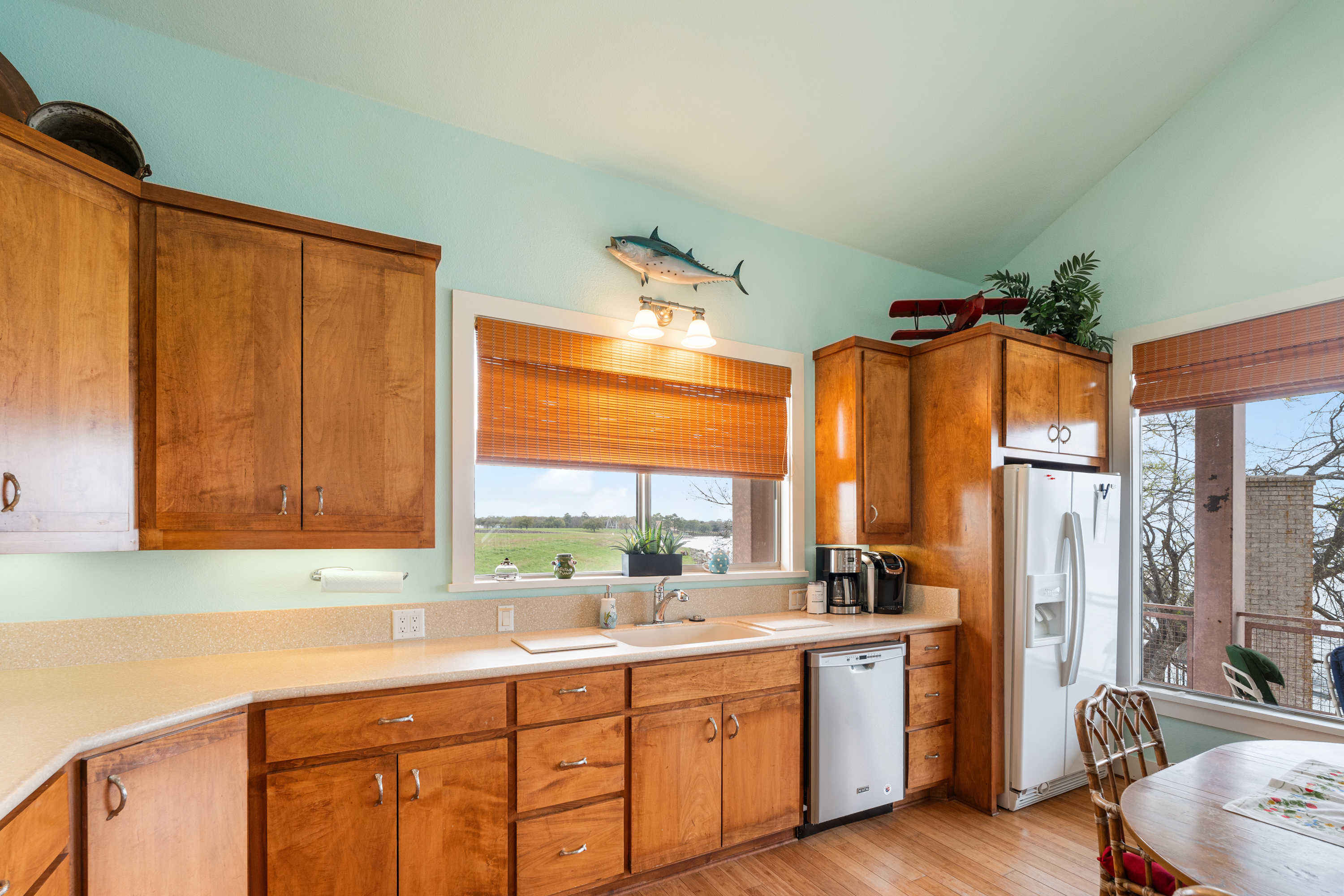  Waterfront Compound on 3.746 Acres at Cedar Creek Lake - 物件實景