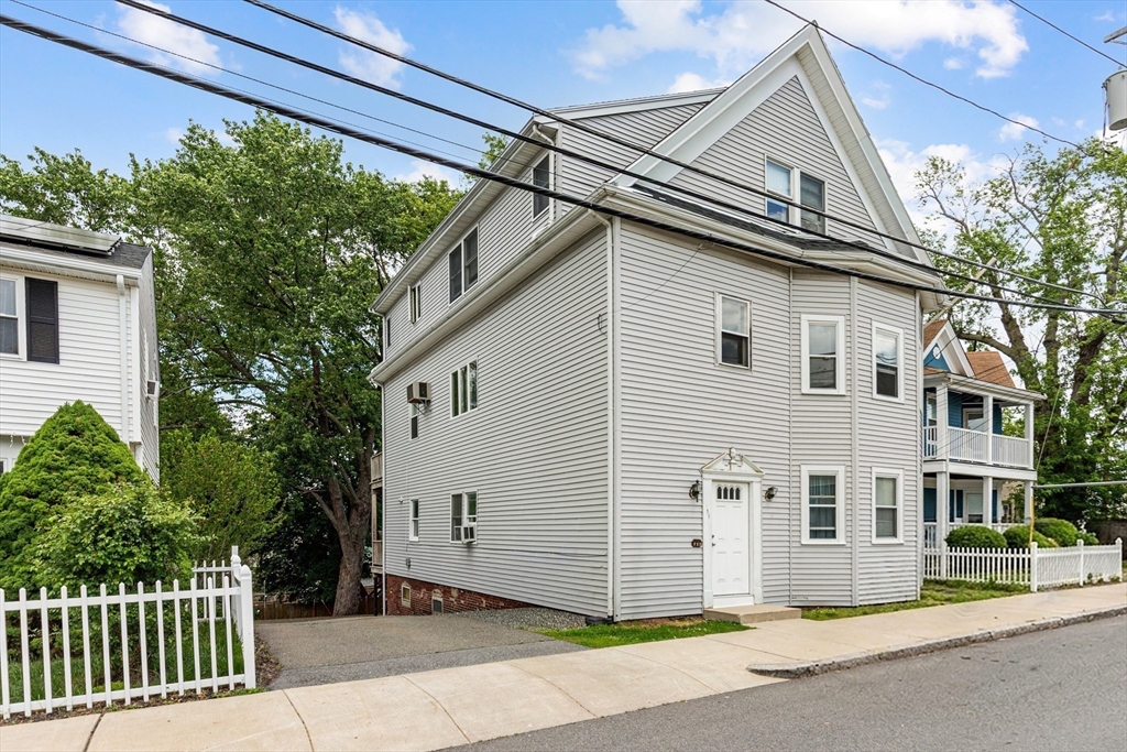 Malden, Massachusetts, 02148, United States, 8 Bedrooms Bedrooms, ,3 BathroomsBathrooms,Residential,For Sale,2049419