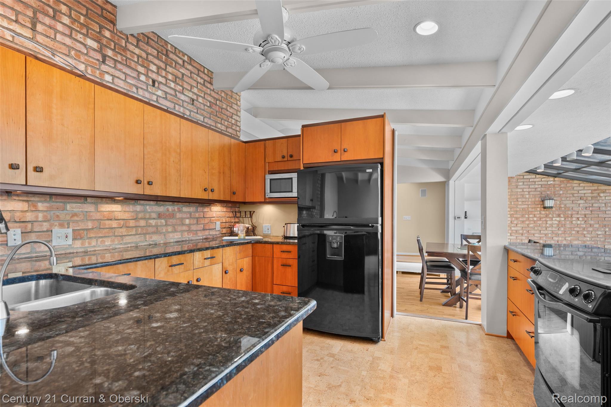 Walled Lake, Michigan, 48390, United States, 3 Bedrooms Bedrooms, ,3 BathroomsBathrooms,Residential,For Sale,1981243