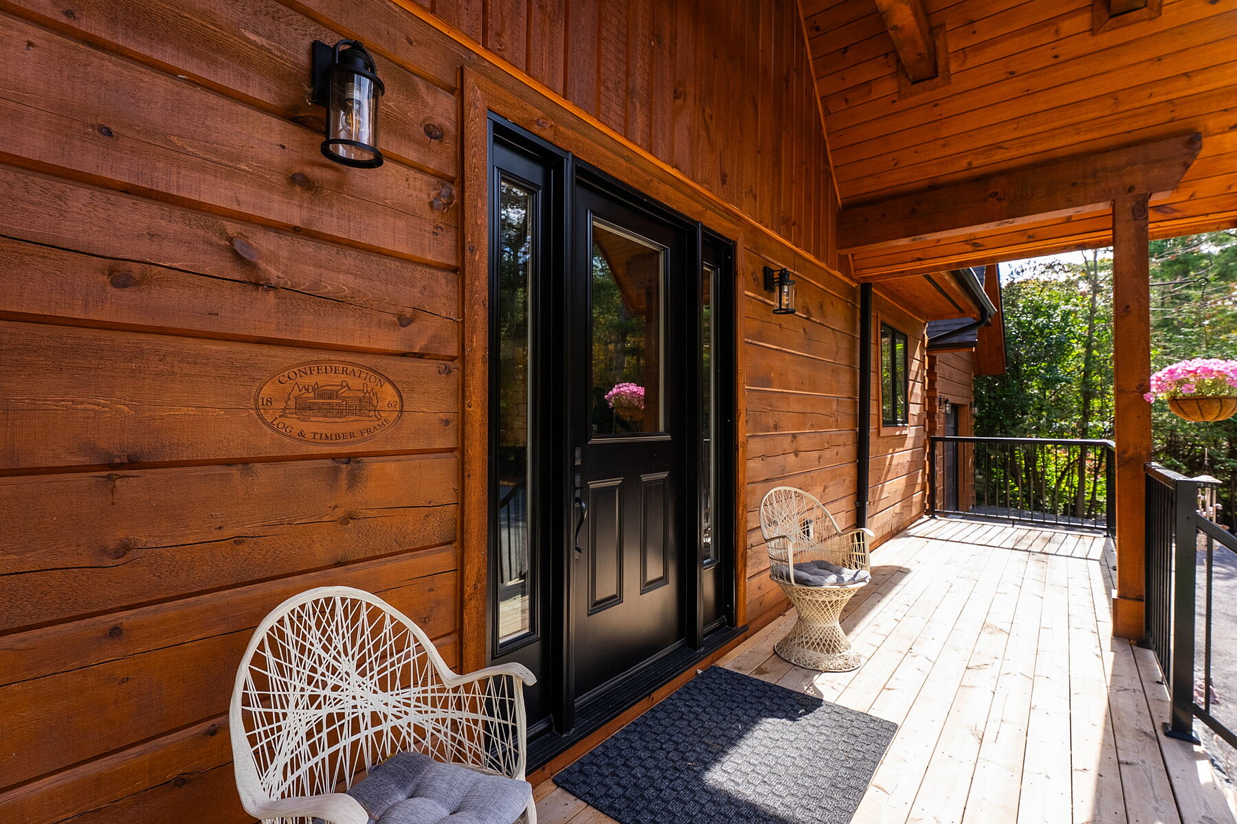  Inviting Waterfront Log Home - 物件實景