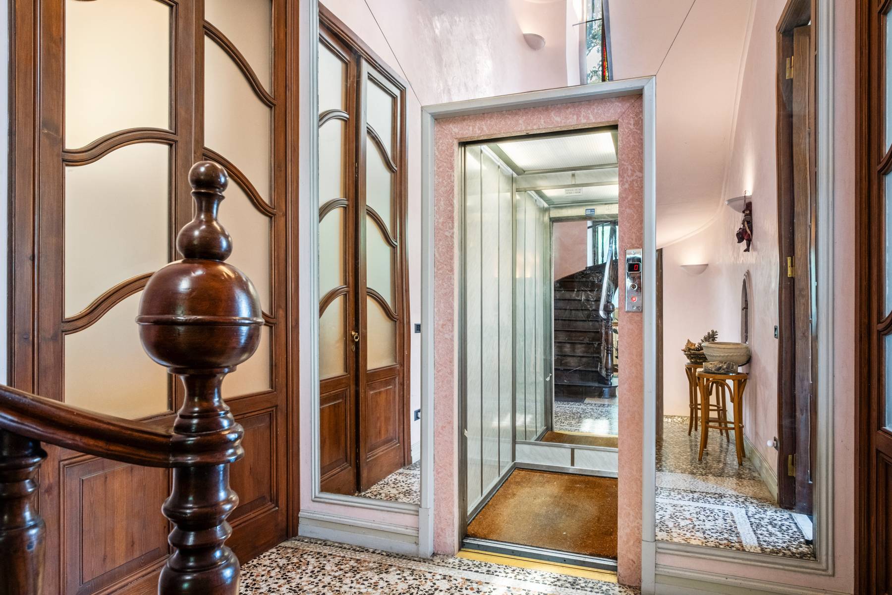 Luino, Varese, 21016, IT, 9 Bedrooms Bedrooms, ,10 BathroomsBathrooms,Residential,For Sale,1804075
