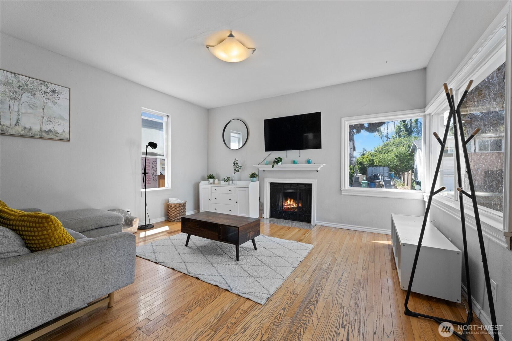 SEATTLE, Washington, 98108, United States, 4 Bedrooms Bedrooms, ,1 BathroomBathrooms,Residential,For Sale,1890479