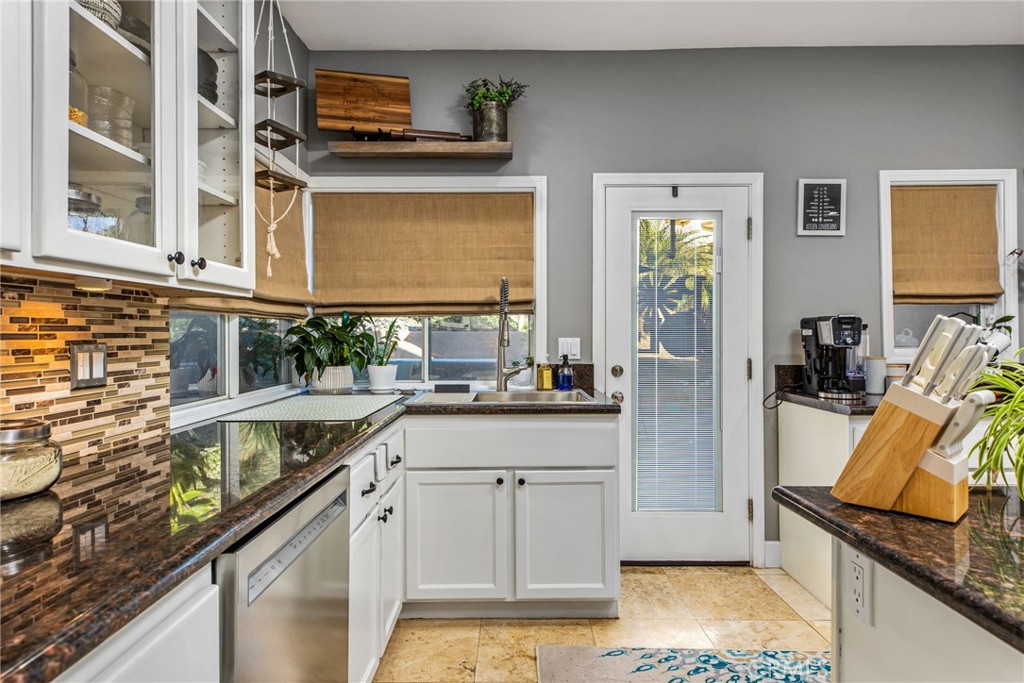 Canyon Lake, California, 92587, United States, 4 Bedrooms Bedrooms, ,3 BathroomsBathrooms,Residential,For Sale,2015343