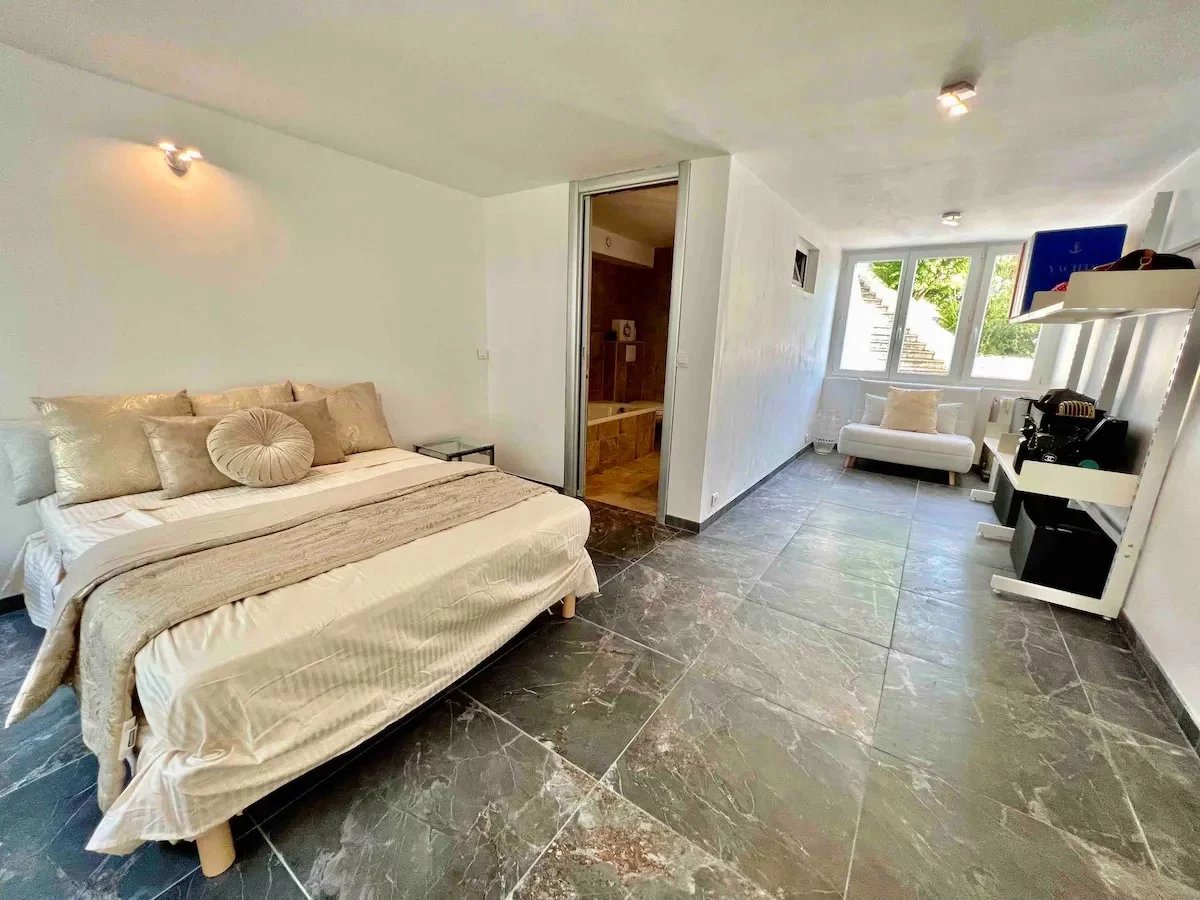Le Cannet, Provence-Alpes-Côte d’Azur, 06110, FR, 4 Bedrooms Bedrooms, ,4 BathroomsBathrooms,Residential,For Sale,1829456