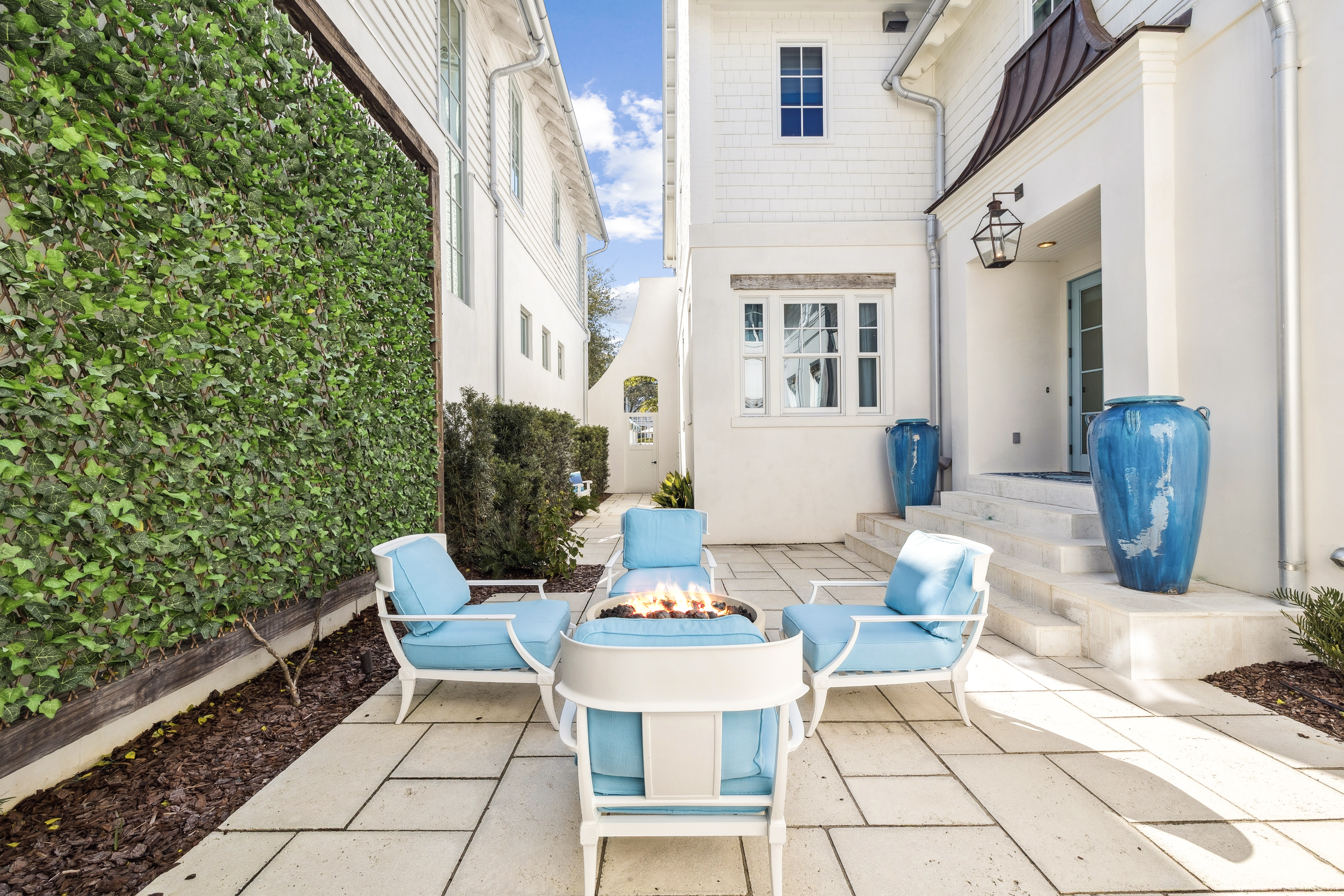  Never-Rented Home With Carriage House Overlooking Community Pool - 物件實景