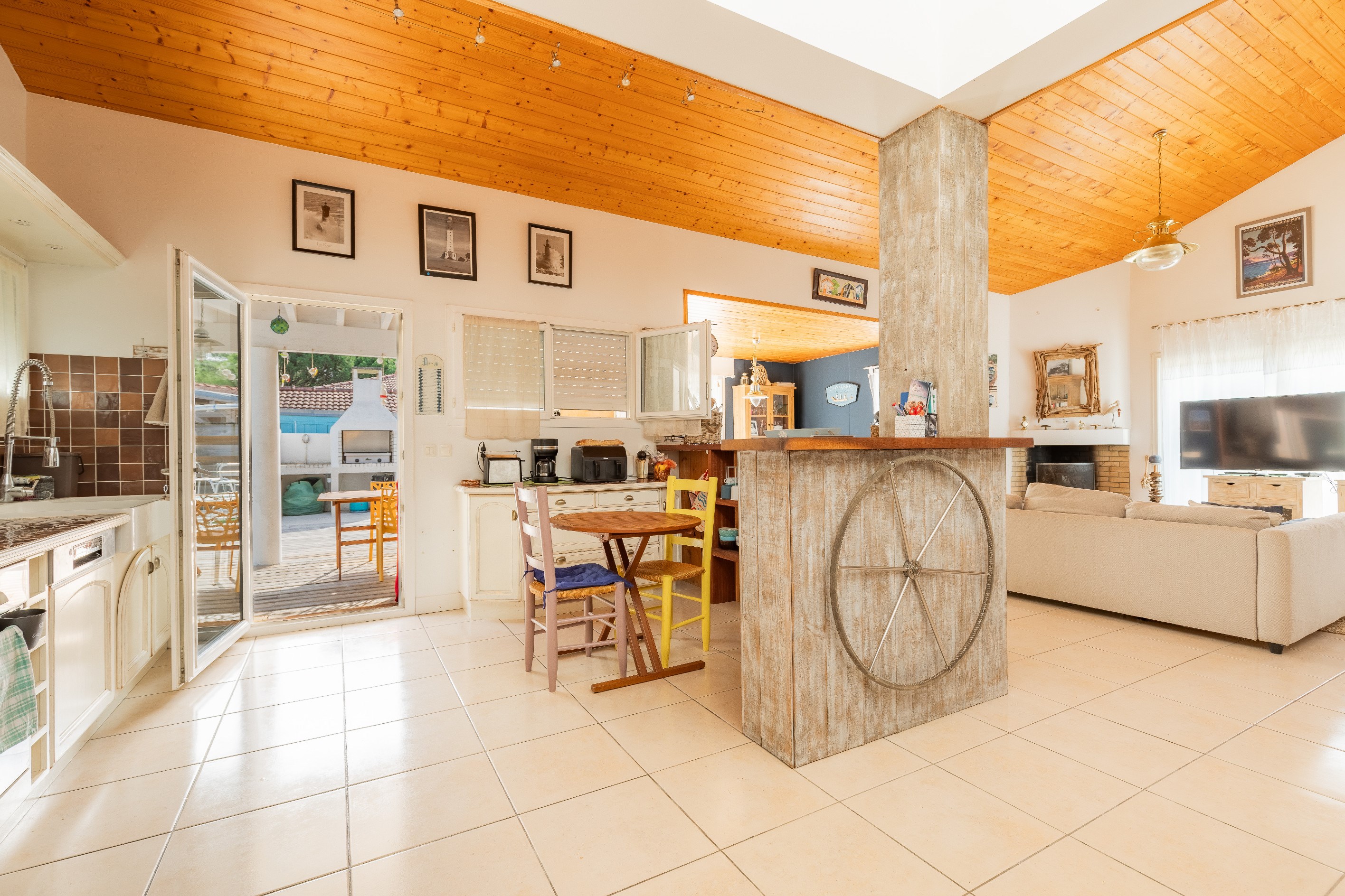  FAMILY HOME – 5 BEDROOMS – SWIMMING POOL – NEAR THE VILLAGE AND BEACHES - 物件實景
