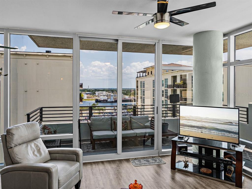 Tampa, Florida, 33602, United States, 1 Bedroom Bedrooms, ,2 BathroomsBathrooms,Residential,For Sale,1807675