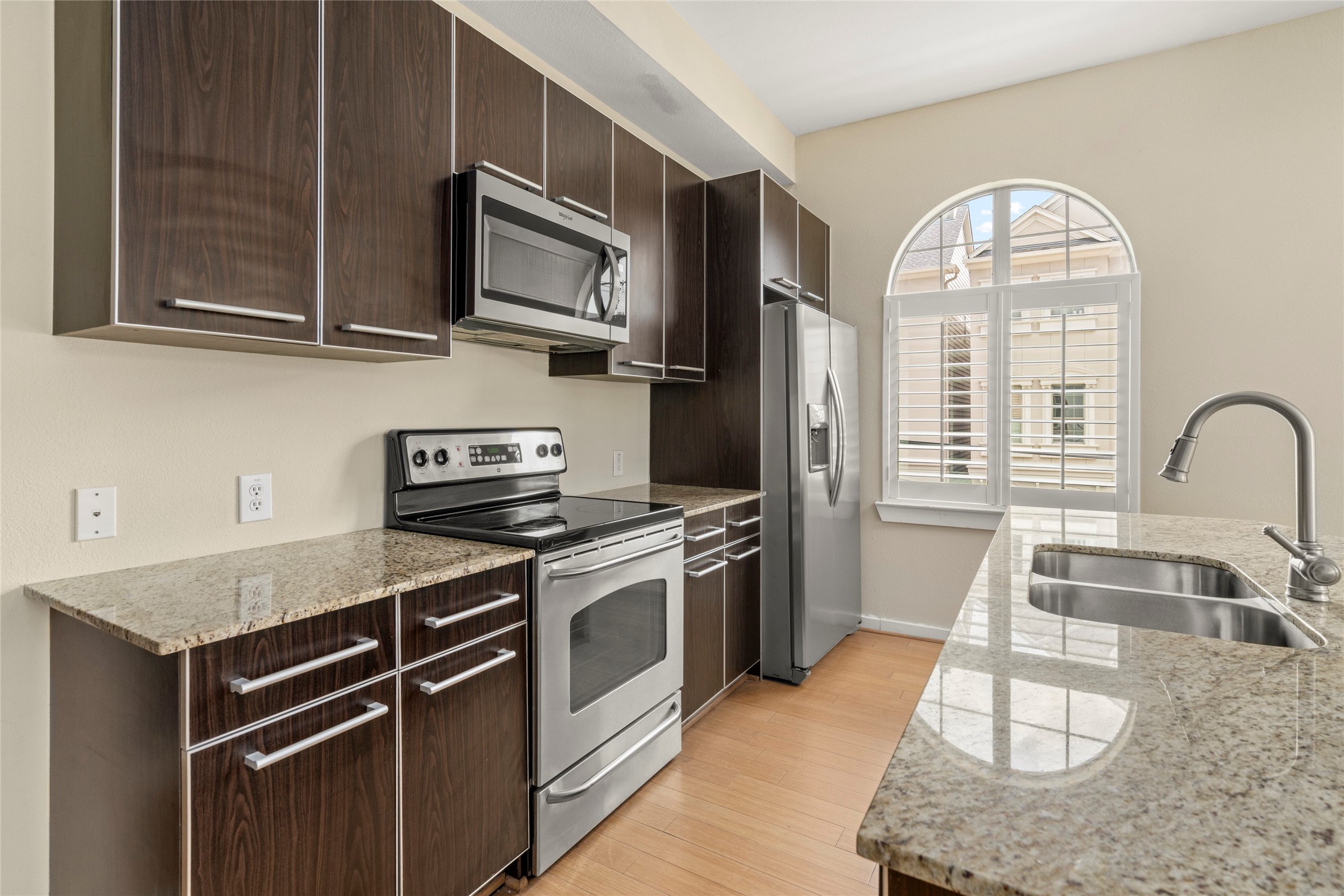  802 Jackson Hill Street #201 - 物件實景