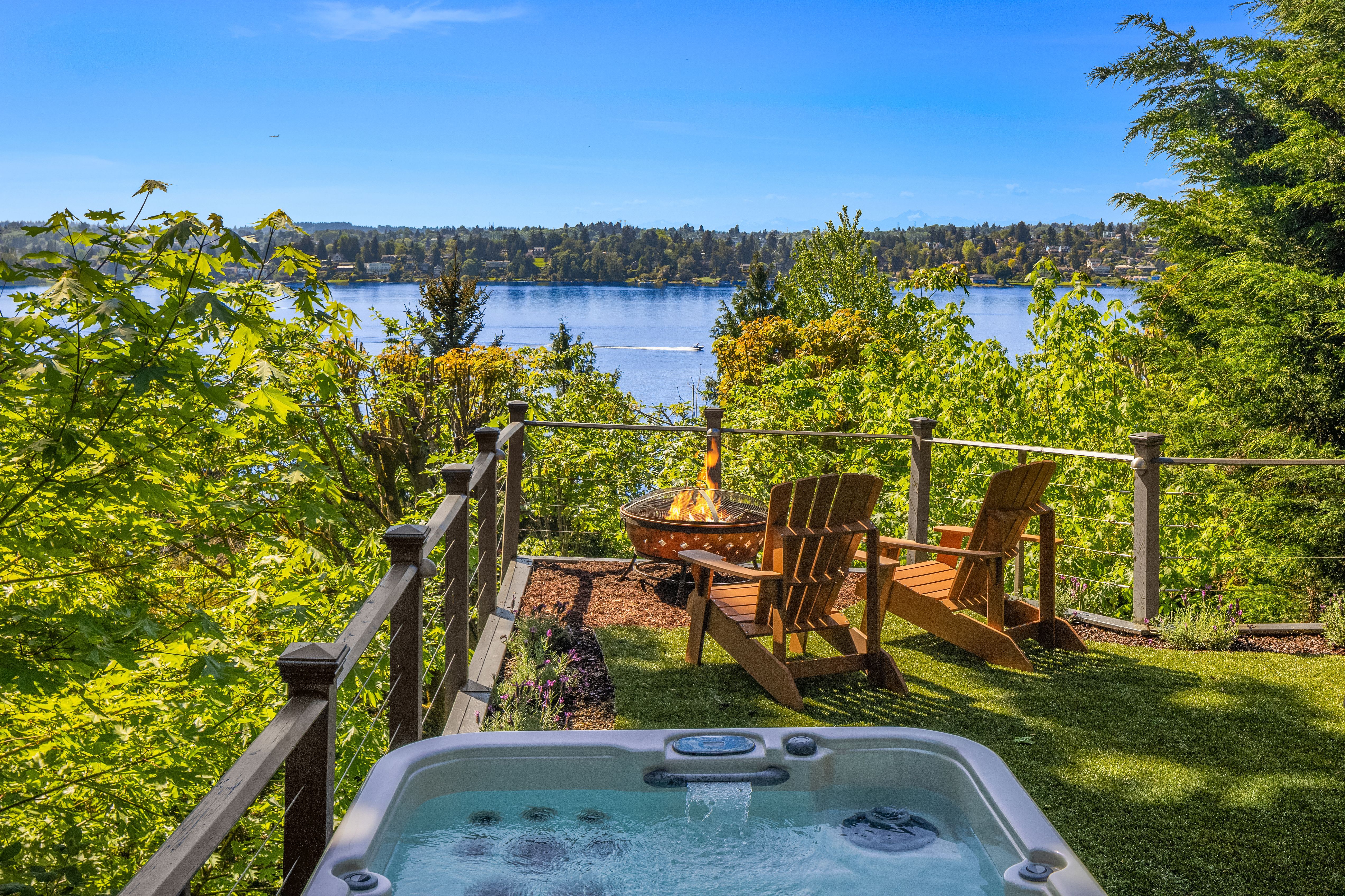  7447 W Mercer Wy, Mercer Island, WA 98040 - 物件實景