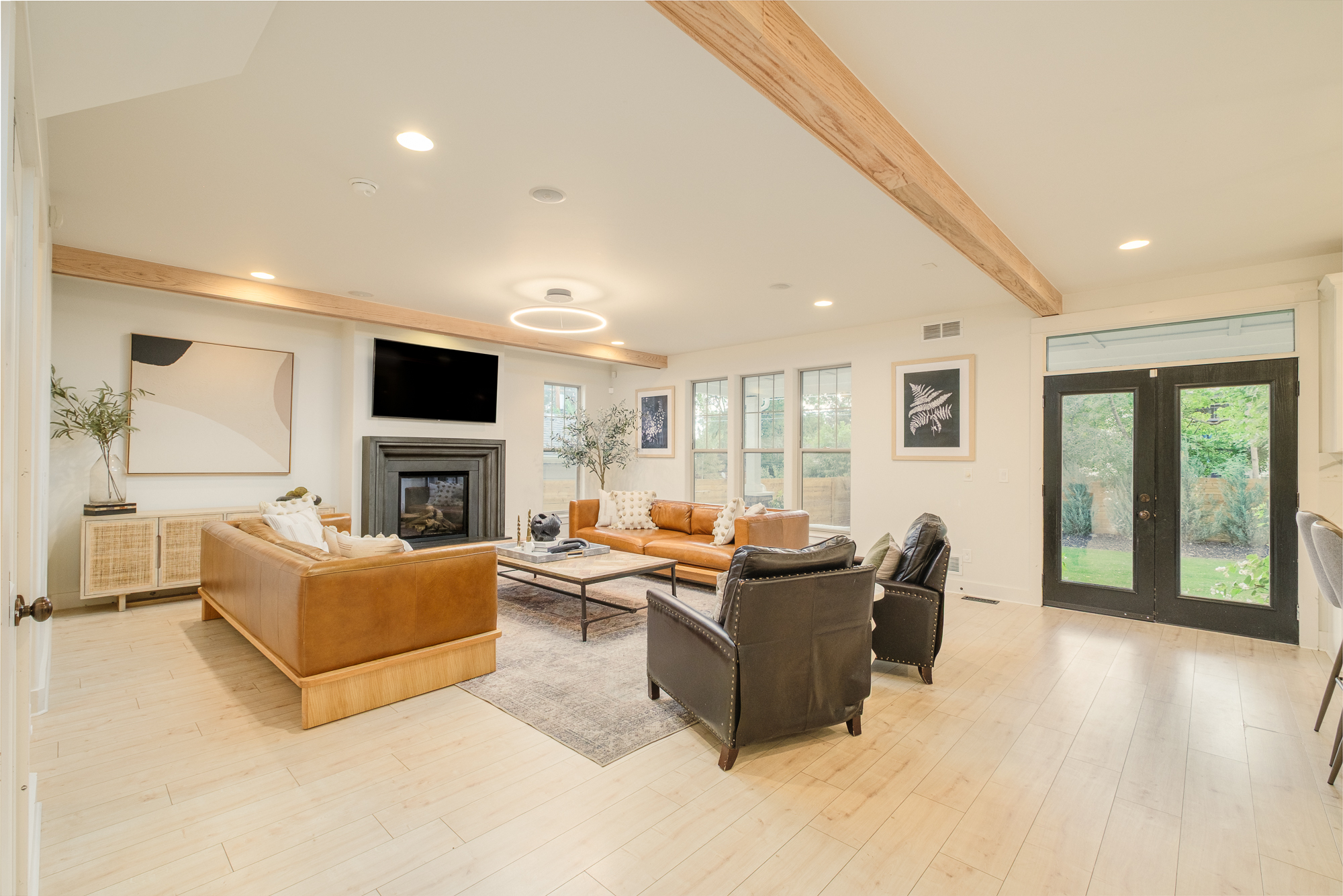  Beautifully Reimagined Residence In The Heart Of University Hills - 物件實景