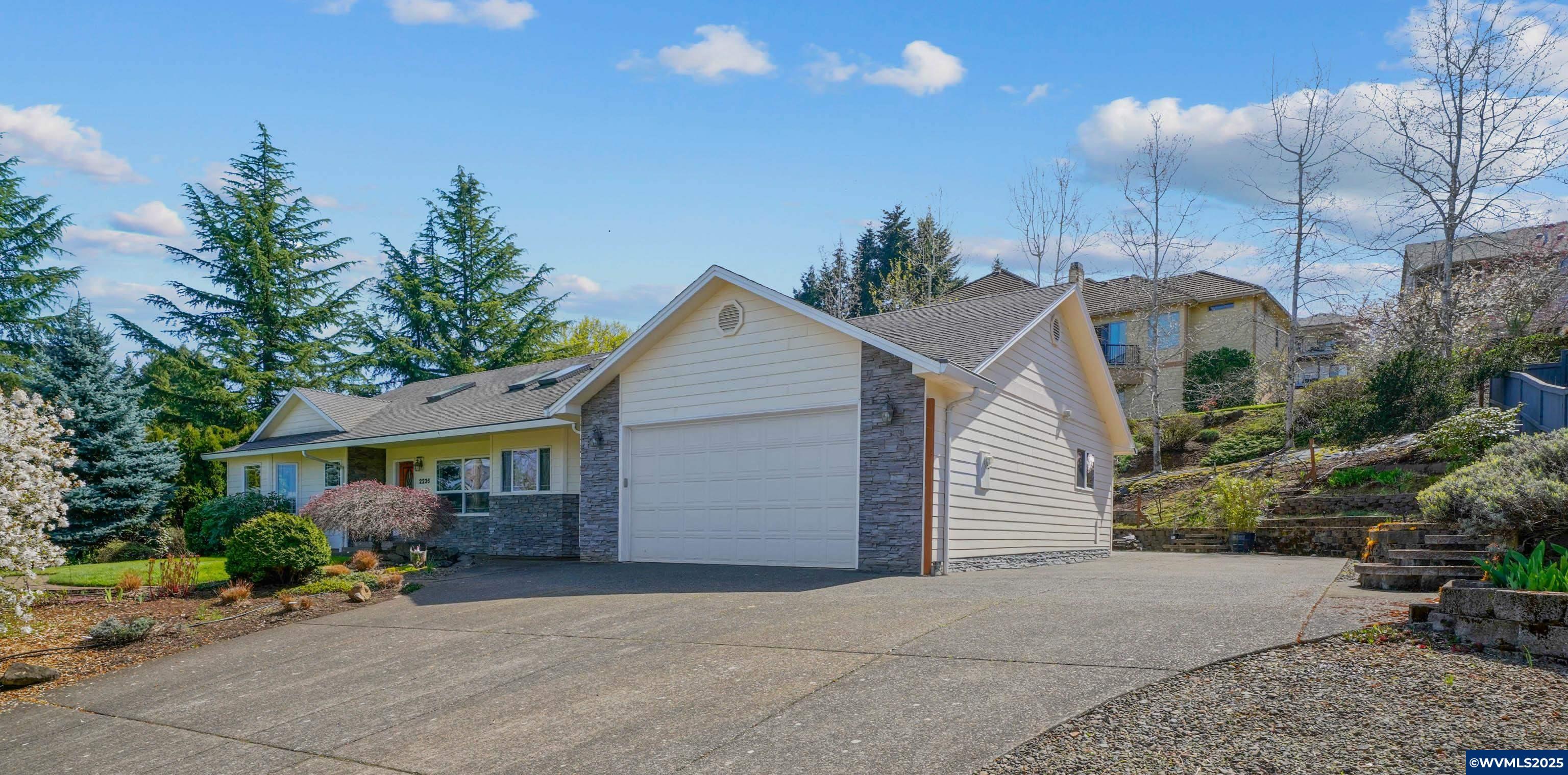 Salem, Oregon, 97306, United States, 3 Bedrooms Bedrooms, ,2 BathroomsBathrooms,Residential,For Sale,1762533