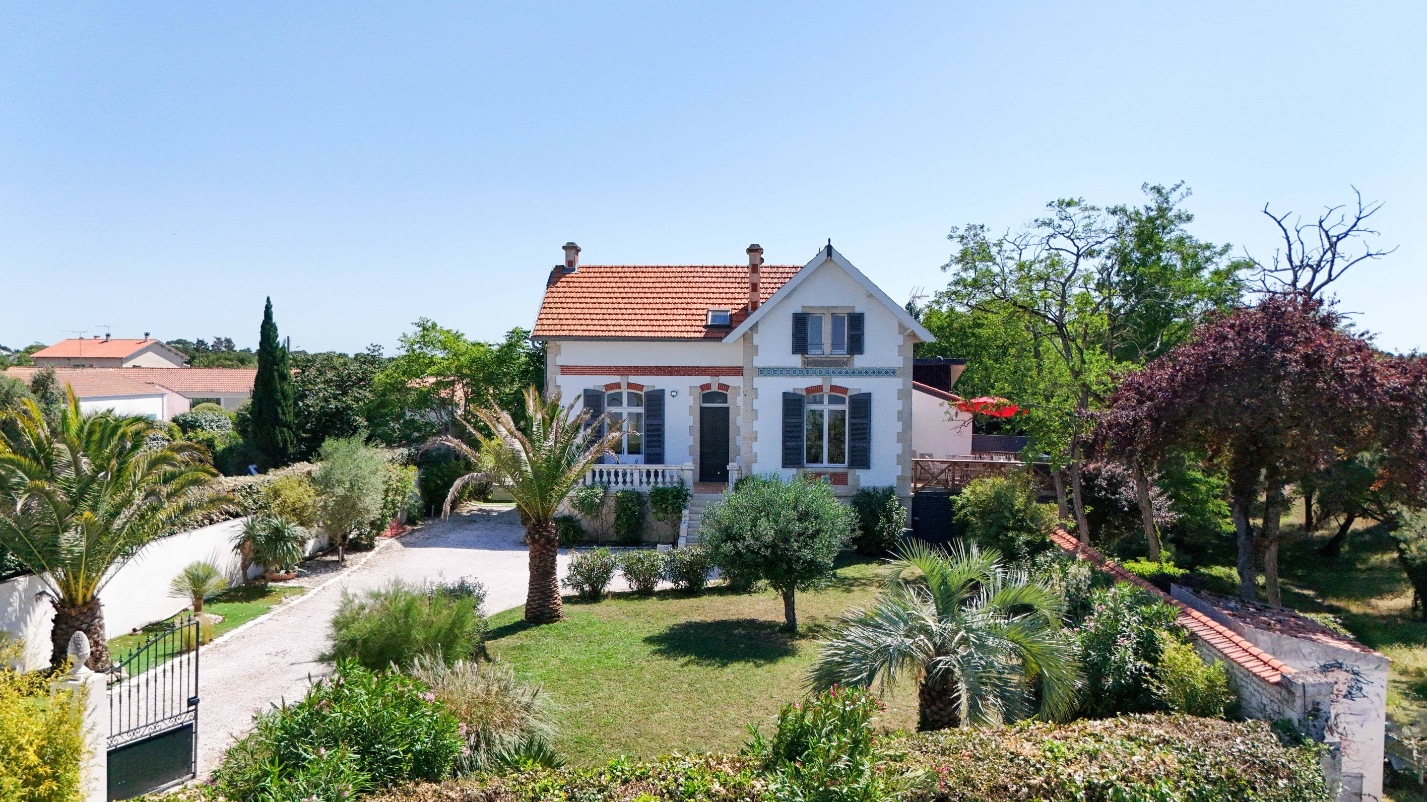  CHARACTER VILLA WITH EXCEPTIONAL SEA VIEW AND WELLNESS AREA IN PORT DES BARQUES - 物件實景