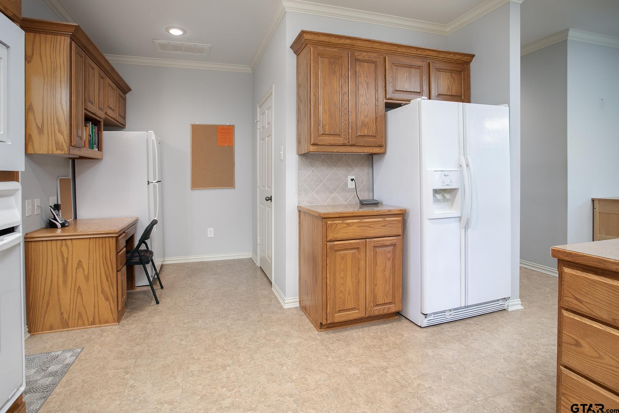 Flint, Texas, 75762, United States, 4 Bedrooms Bedrooms, ,4 BathroomsBathrooms,Residential,For Sale,1817610